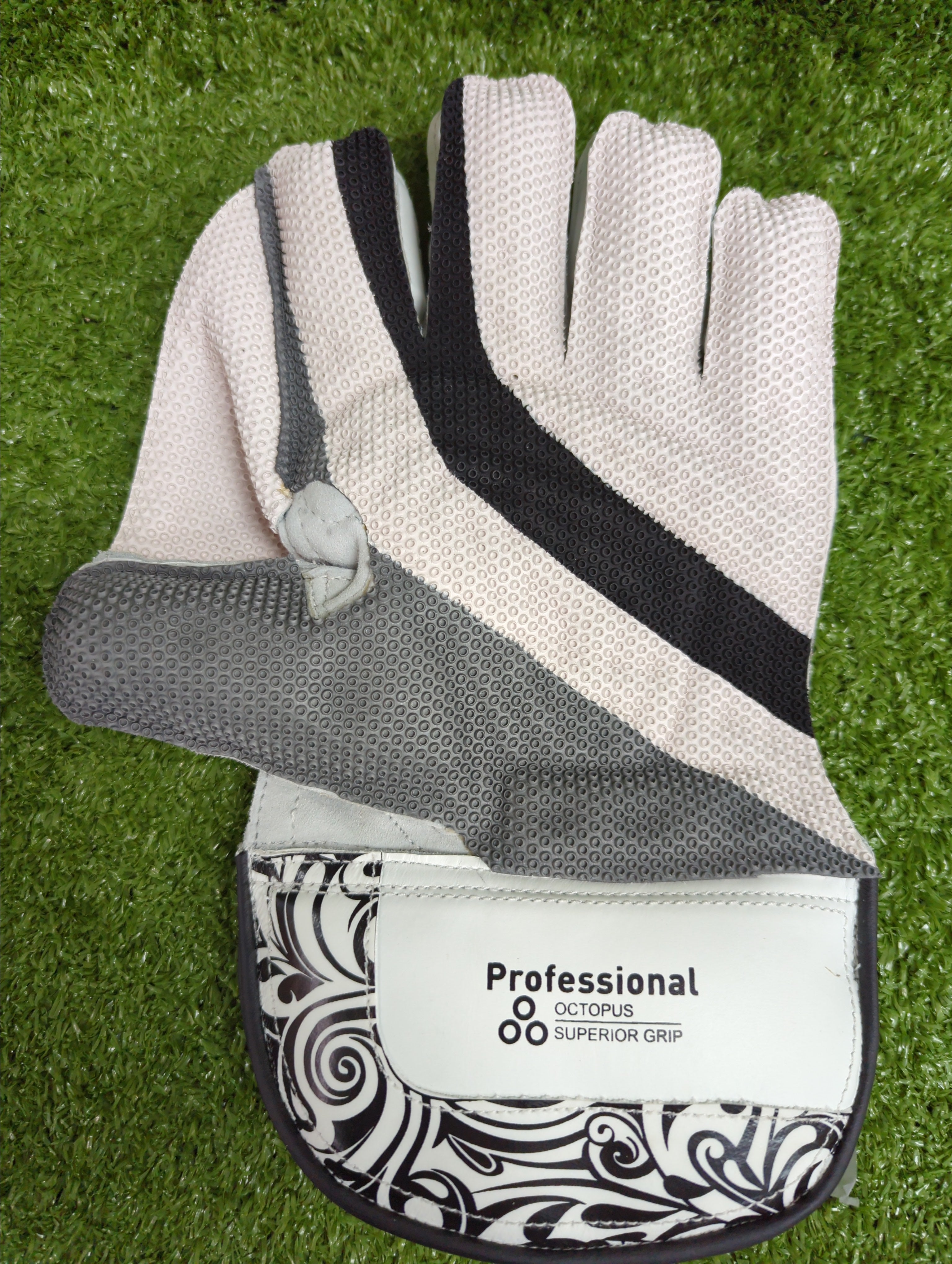 SS Professional Adult Cricket Wicket Keeping Gloves