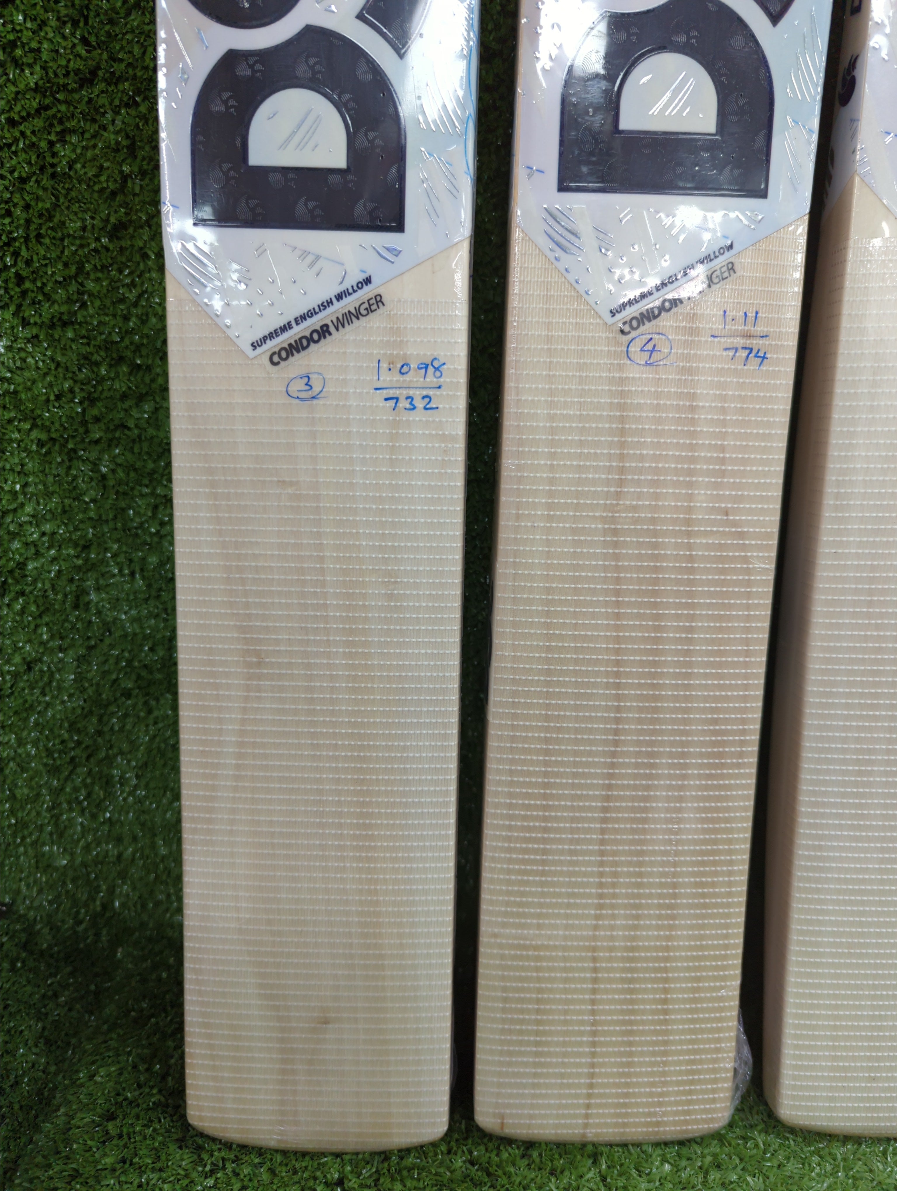DSC Condor Winger Junior / Youth English Willow Cricket Bat