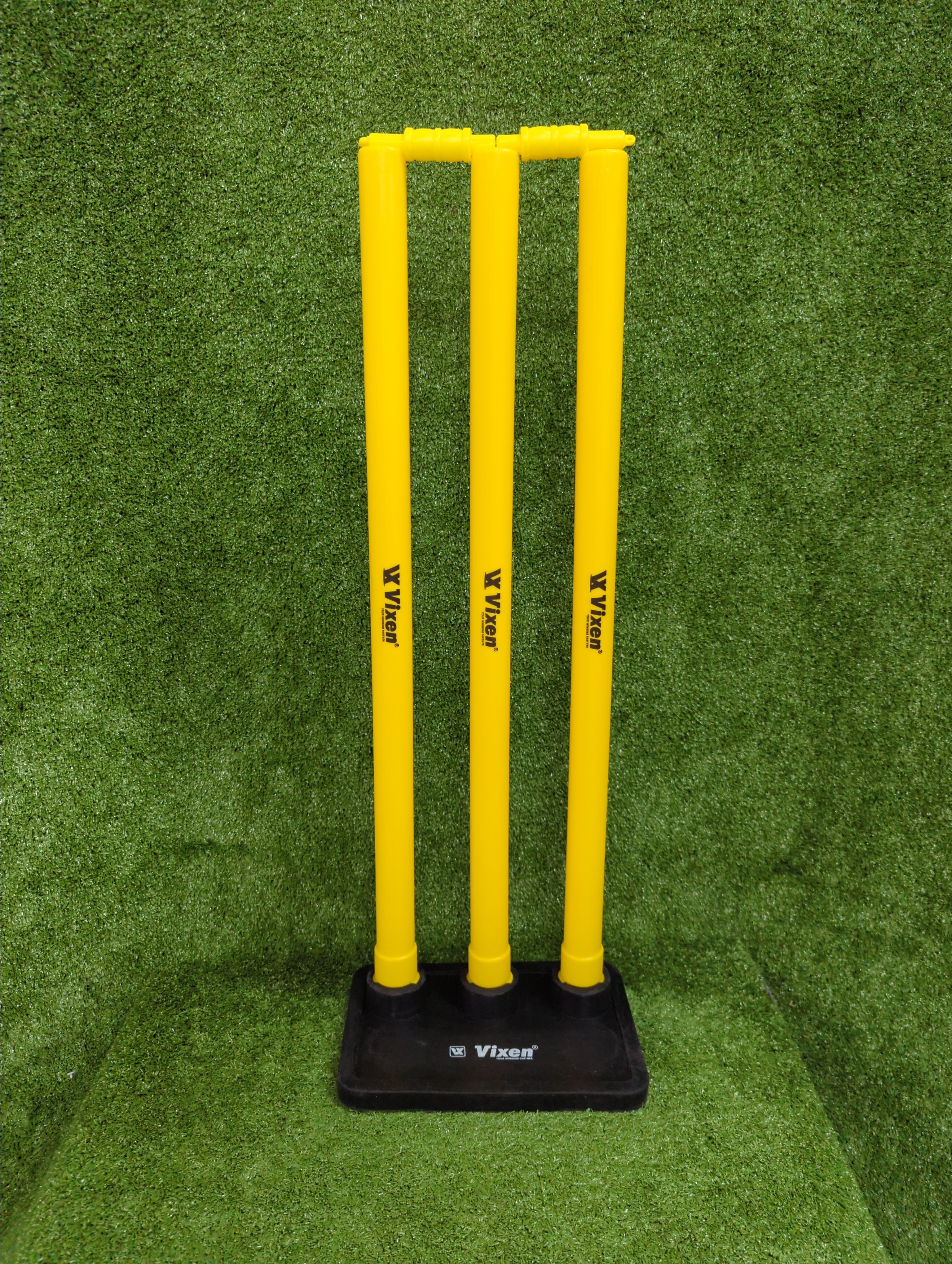 Vixen Cricket Plastic Stumps with Rubber Base