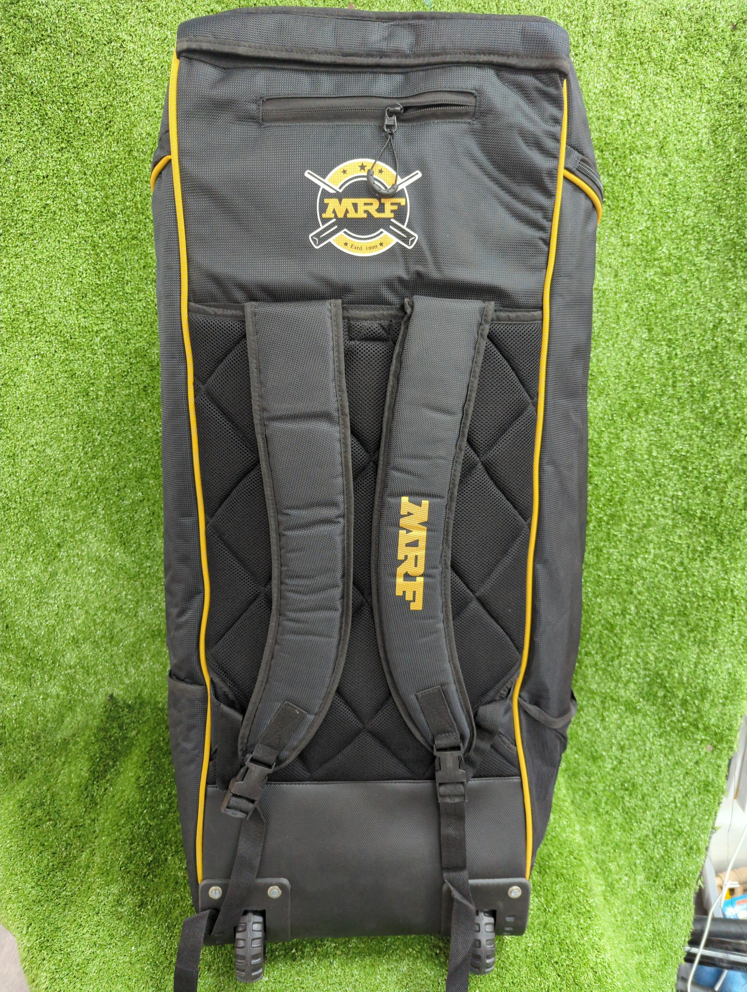 MRF Genius King Duffle Wheelie