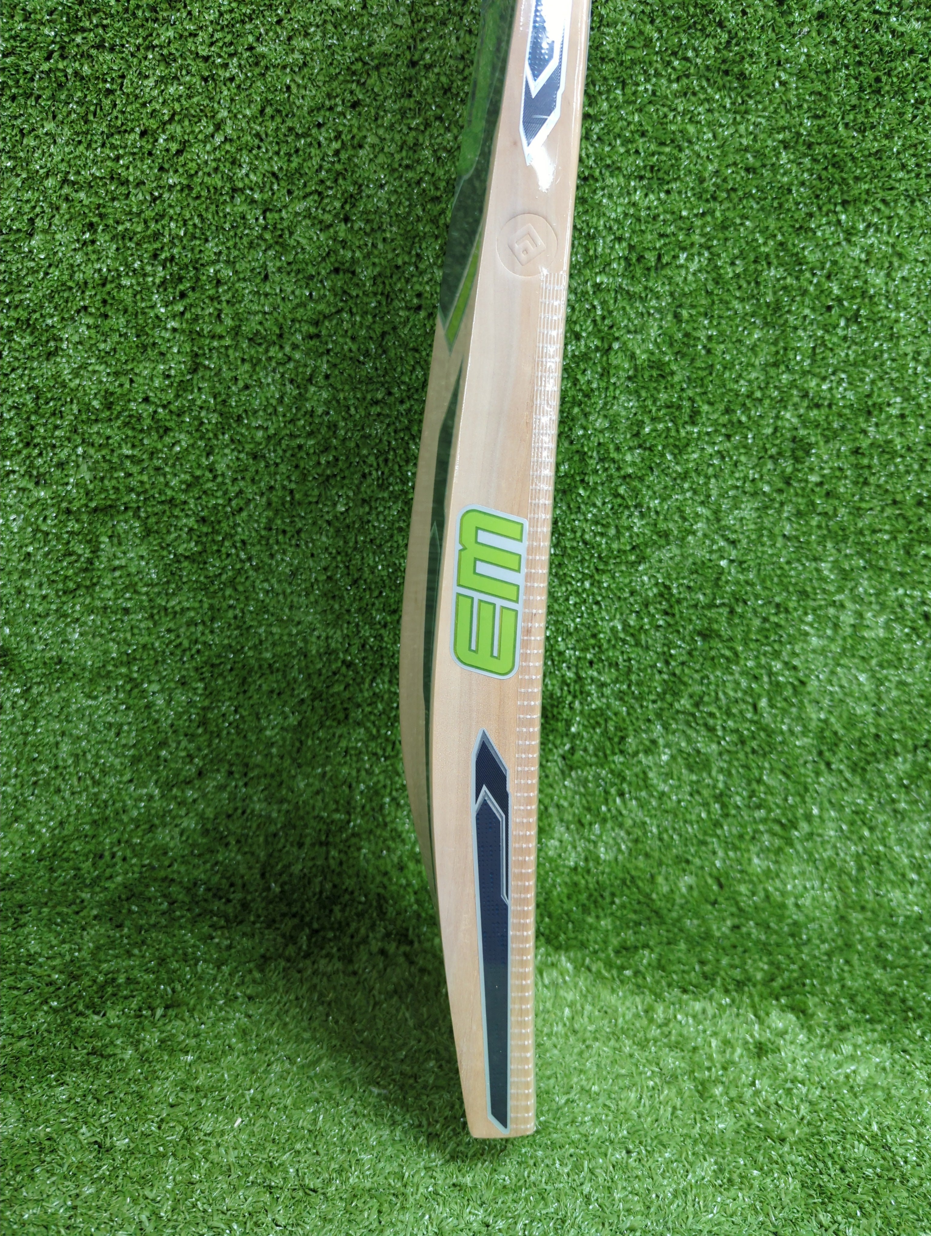 EM Maxxum 4.0 Kashmir Willow Cricket Bat