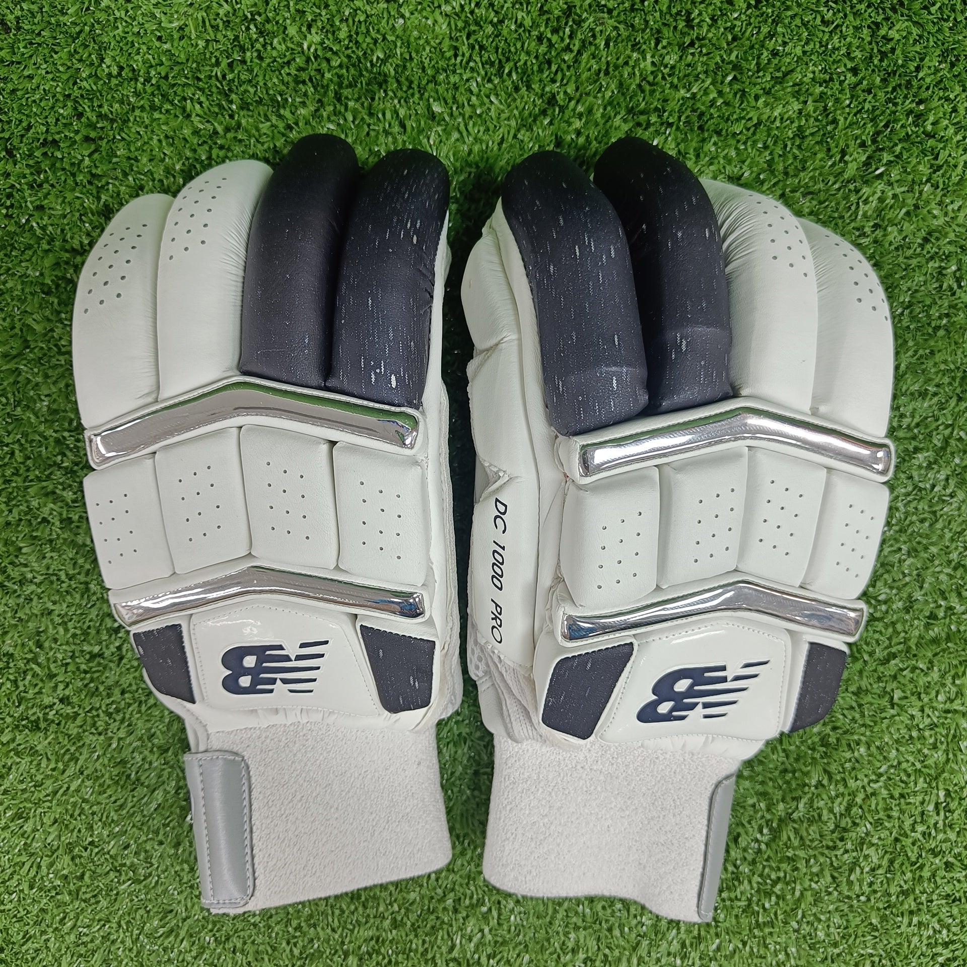 New Balance DC 10i Pro Cricket Batting Gloves