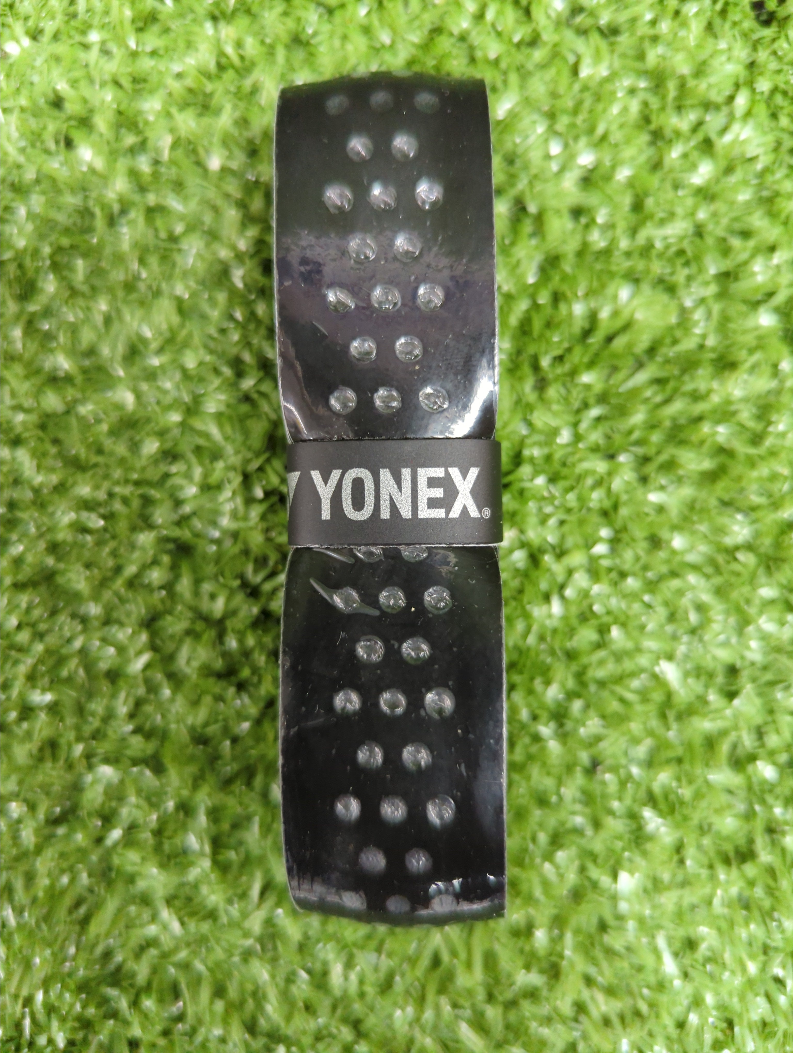 Yonex Aerocush ARC 9900E Racket Grip by Yonex - close-up detail - TopCricketStore