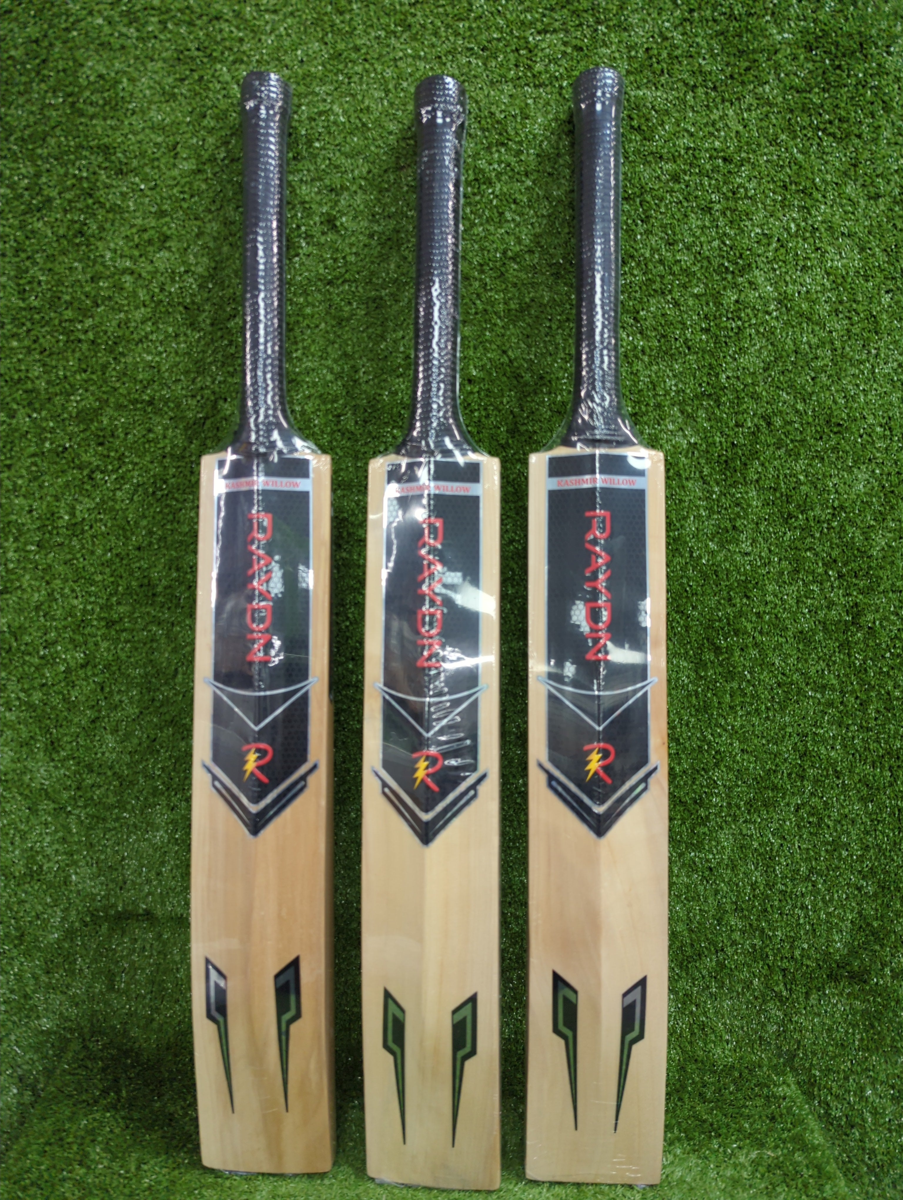 Raydn (Virat Kohli Profile) Kashmir Willow Light Weight Adult Tennis Ball Cricket Bat