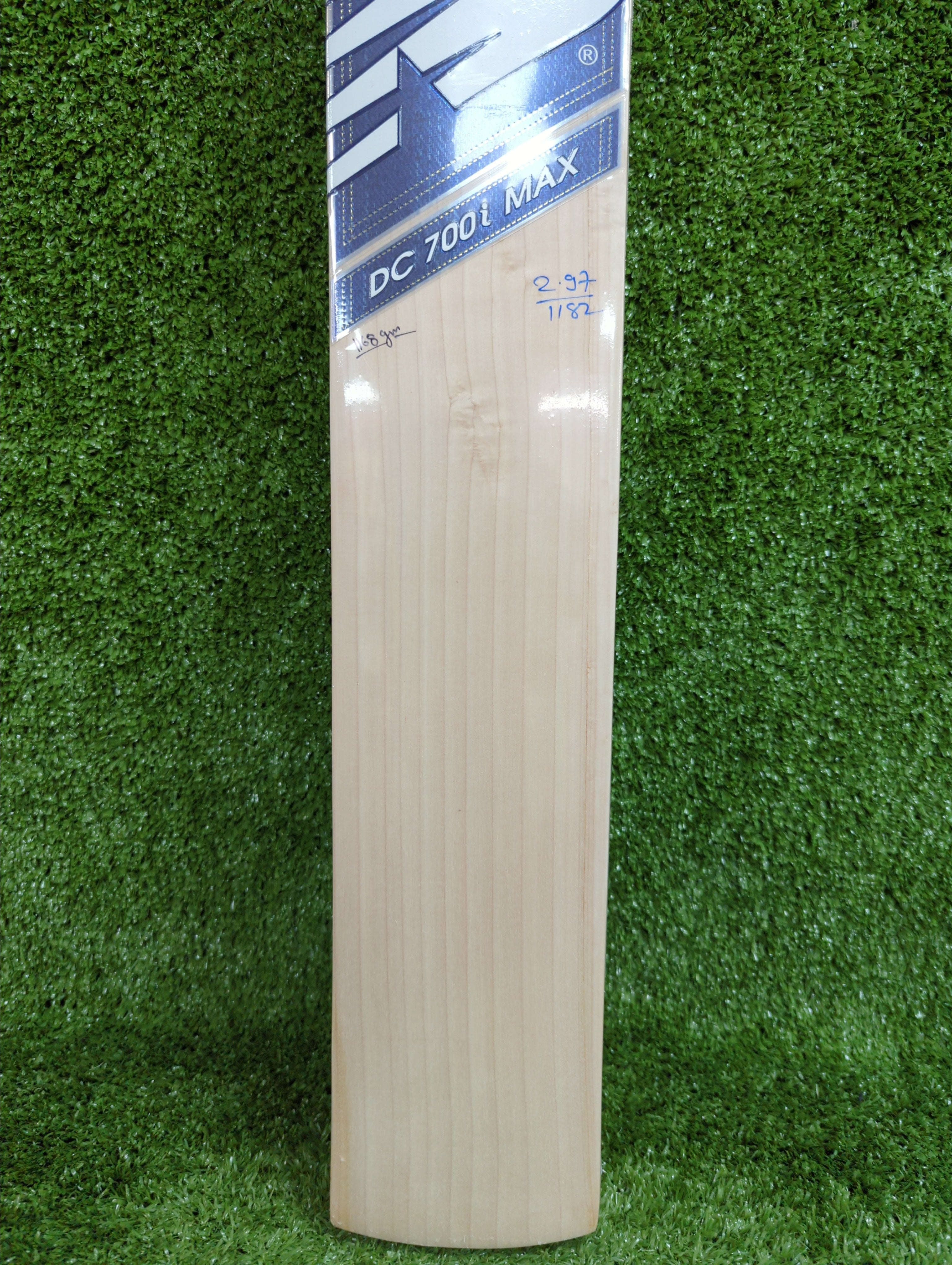 NB DC 700i Max English Willow Cricket Bat