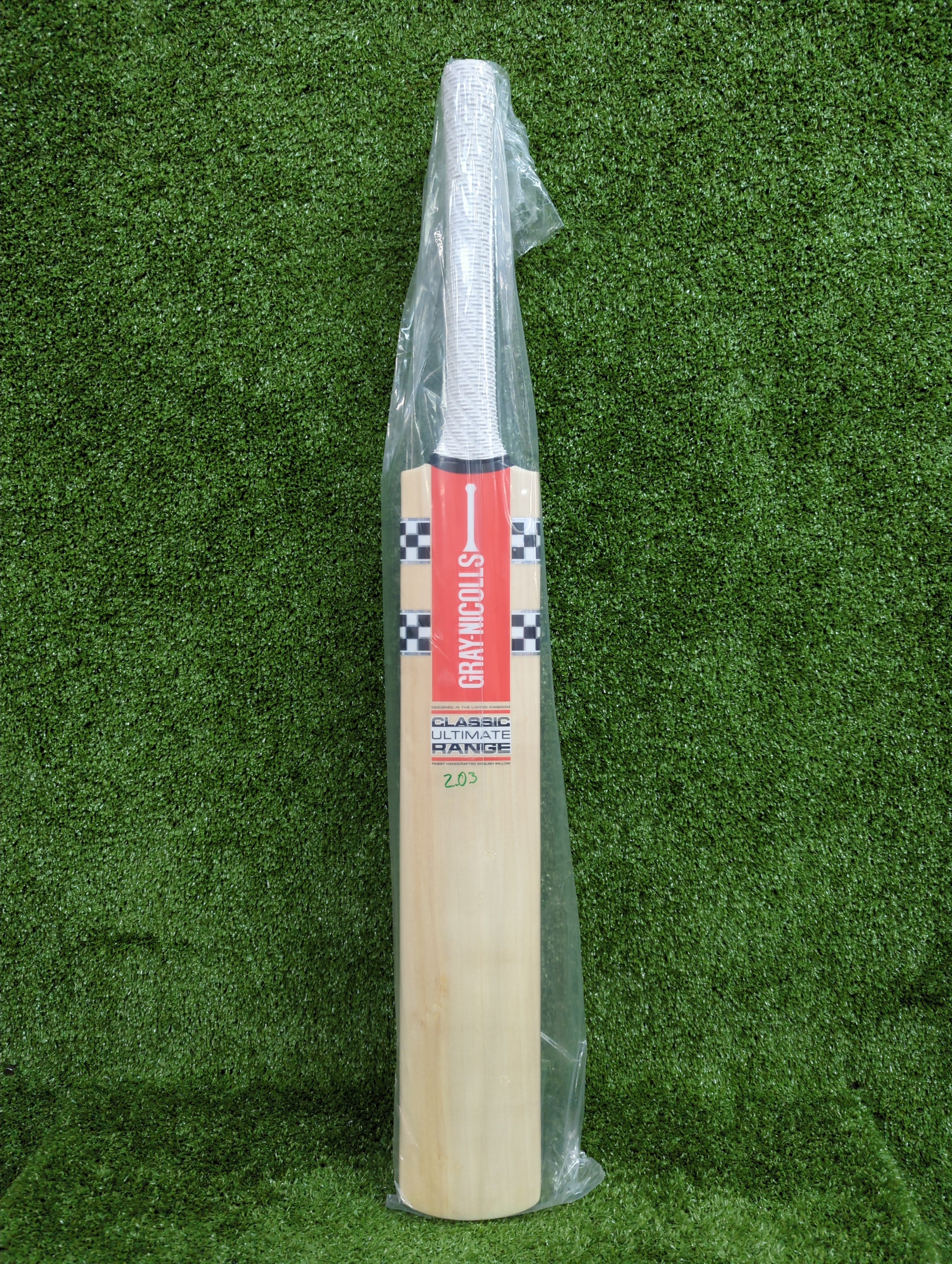 Gray-Nicolls Classic Ultimate Range Junior / Youth English Willow Cricket Bat