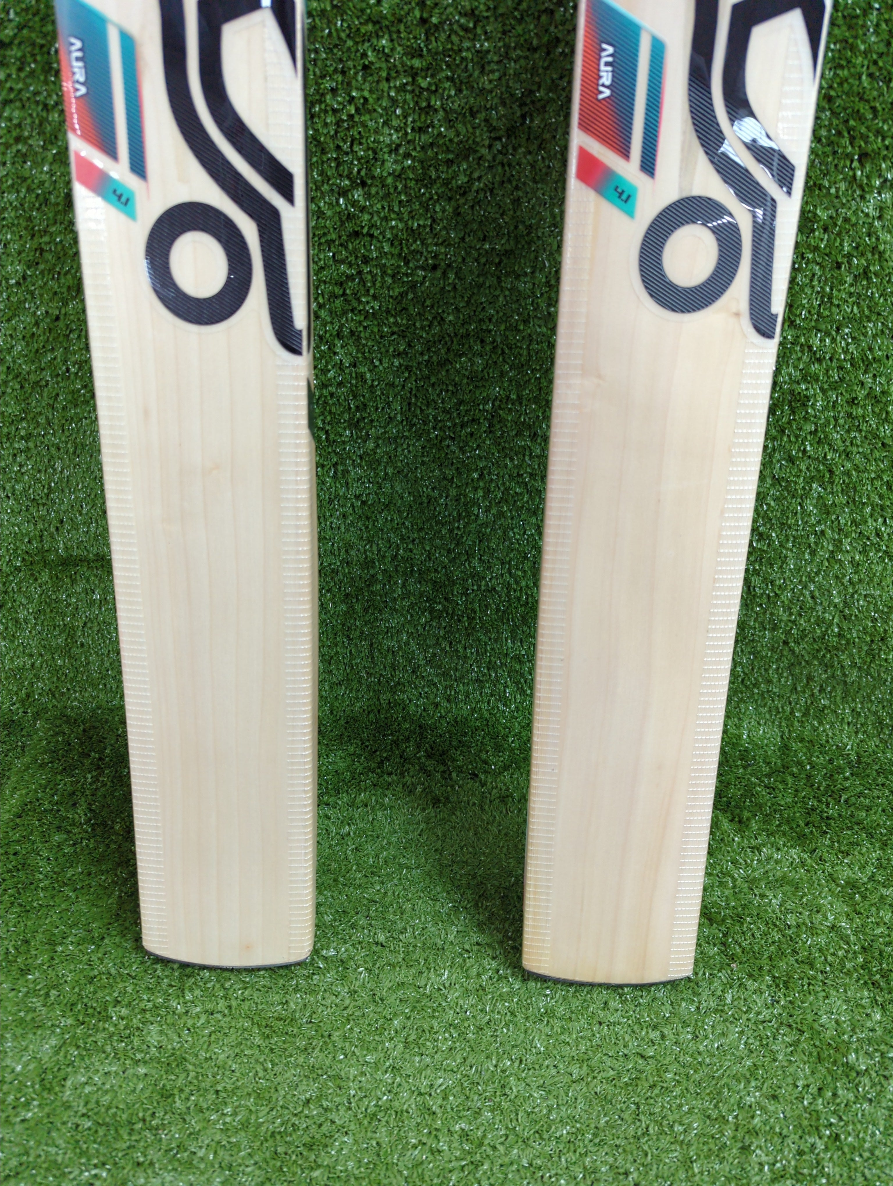 Kookaburra Aura 4.1 Junior / Youth English Willow Cricket Bat