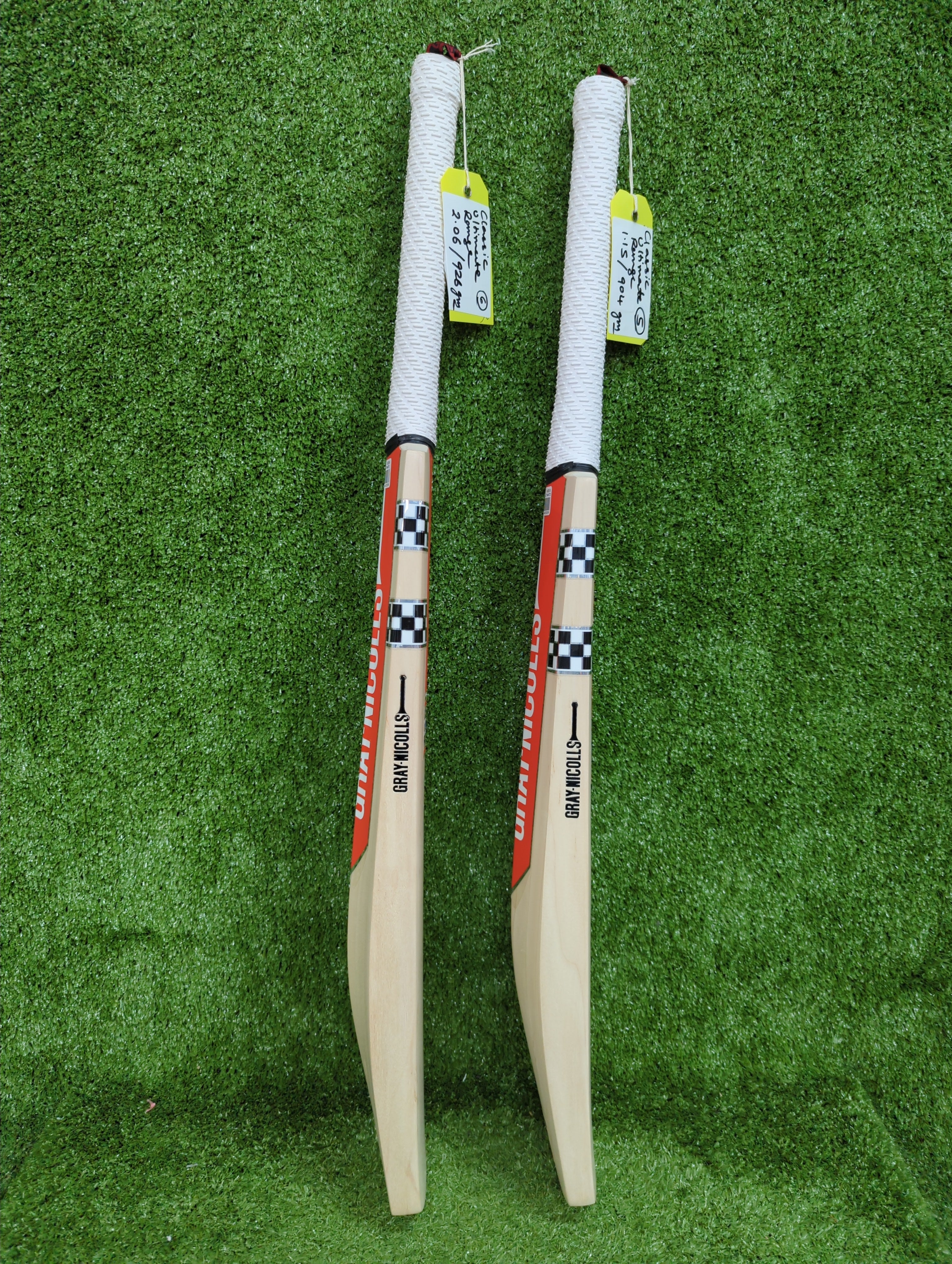 Gray-Nicolls Classic Ultimate Range Junior / Youth English Willow Cricket Bat - View 4