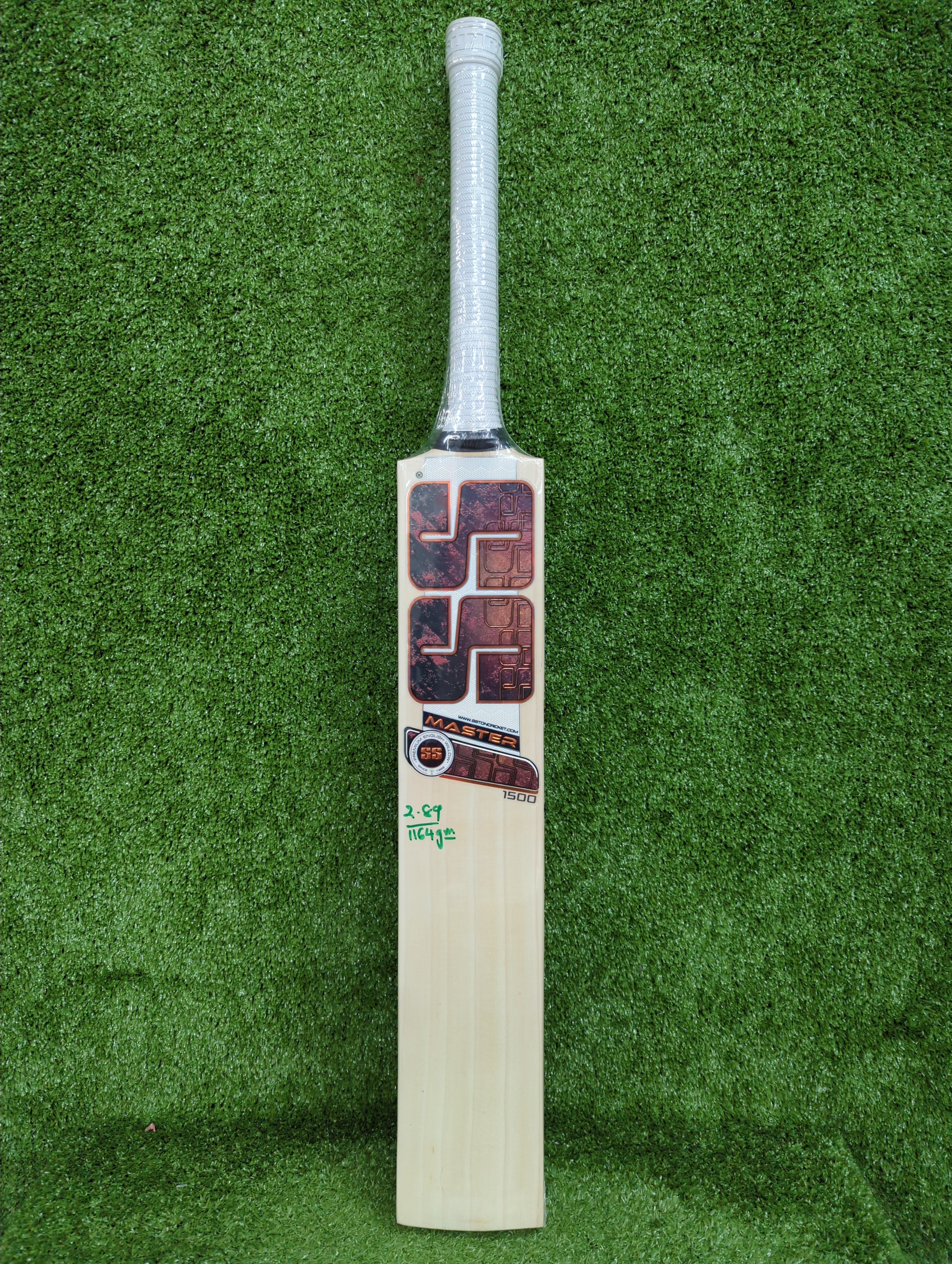 SS Master 1500 English Willow Cricket Bat - Short Handle SS