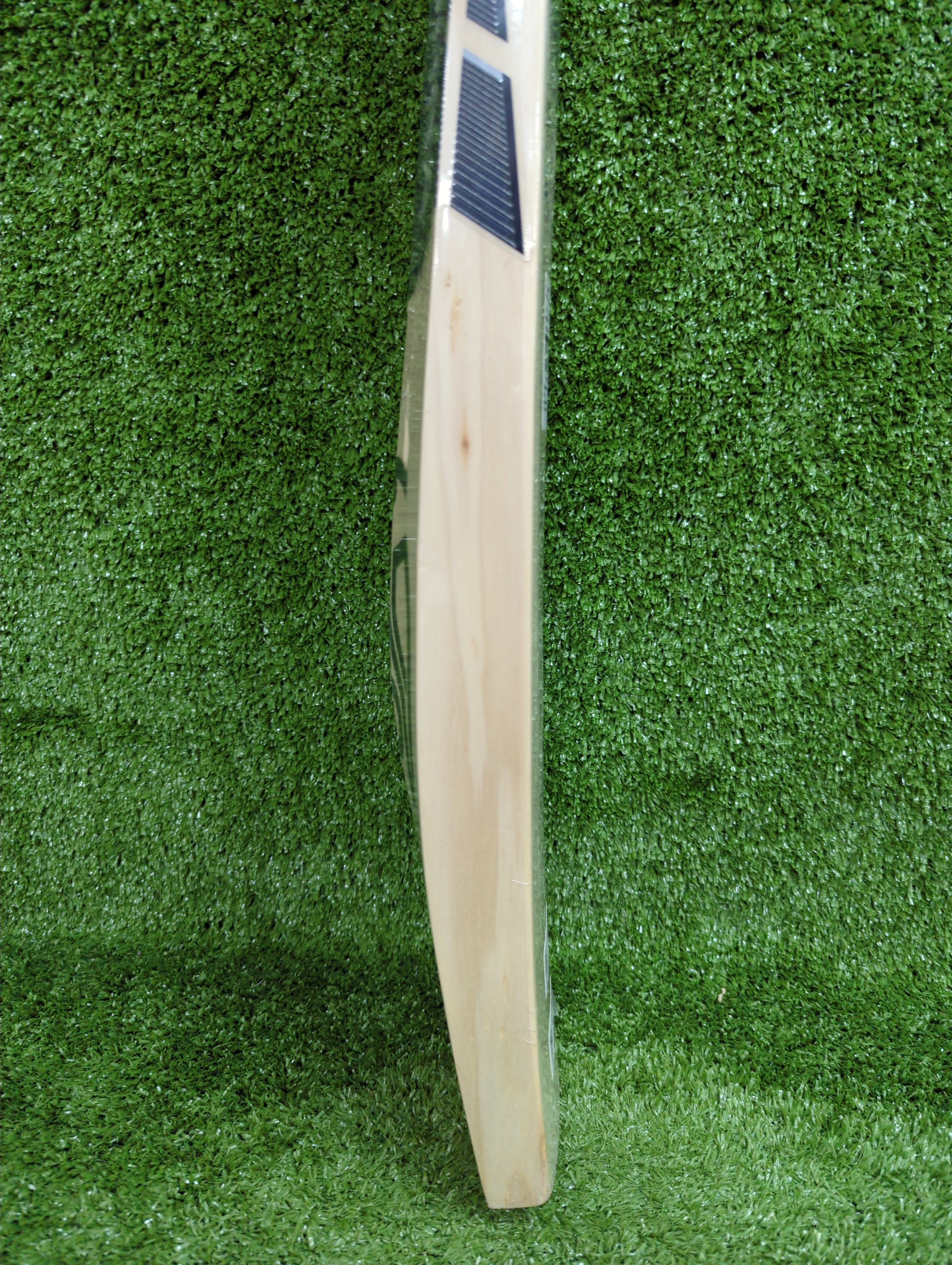 Kookaburra Shadow Pro 2.0 English Willow Cricket Bat