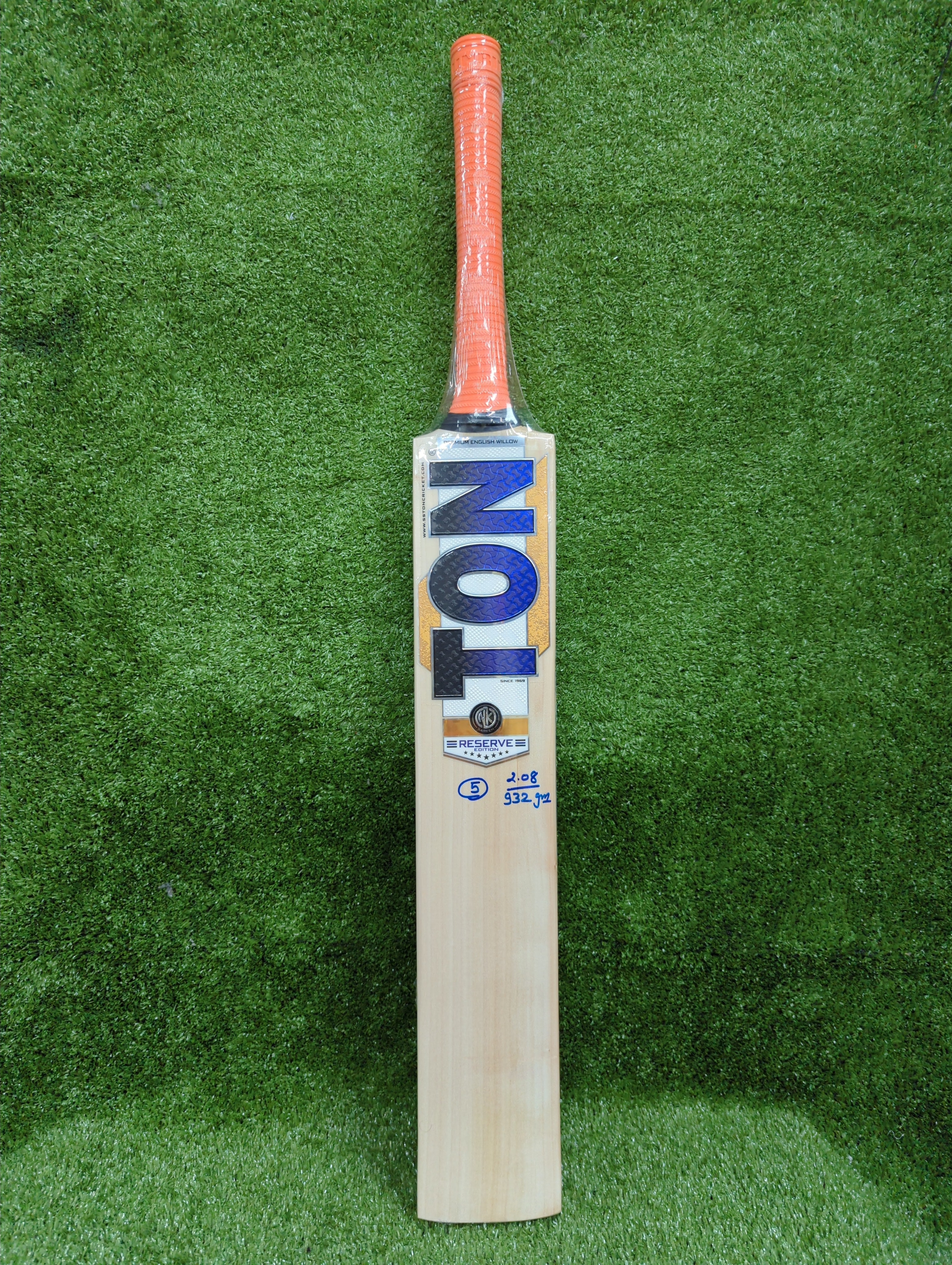 SS Ton Reserve Edition Junior / Youth English Willow Cricket Bat SS
