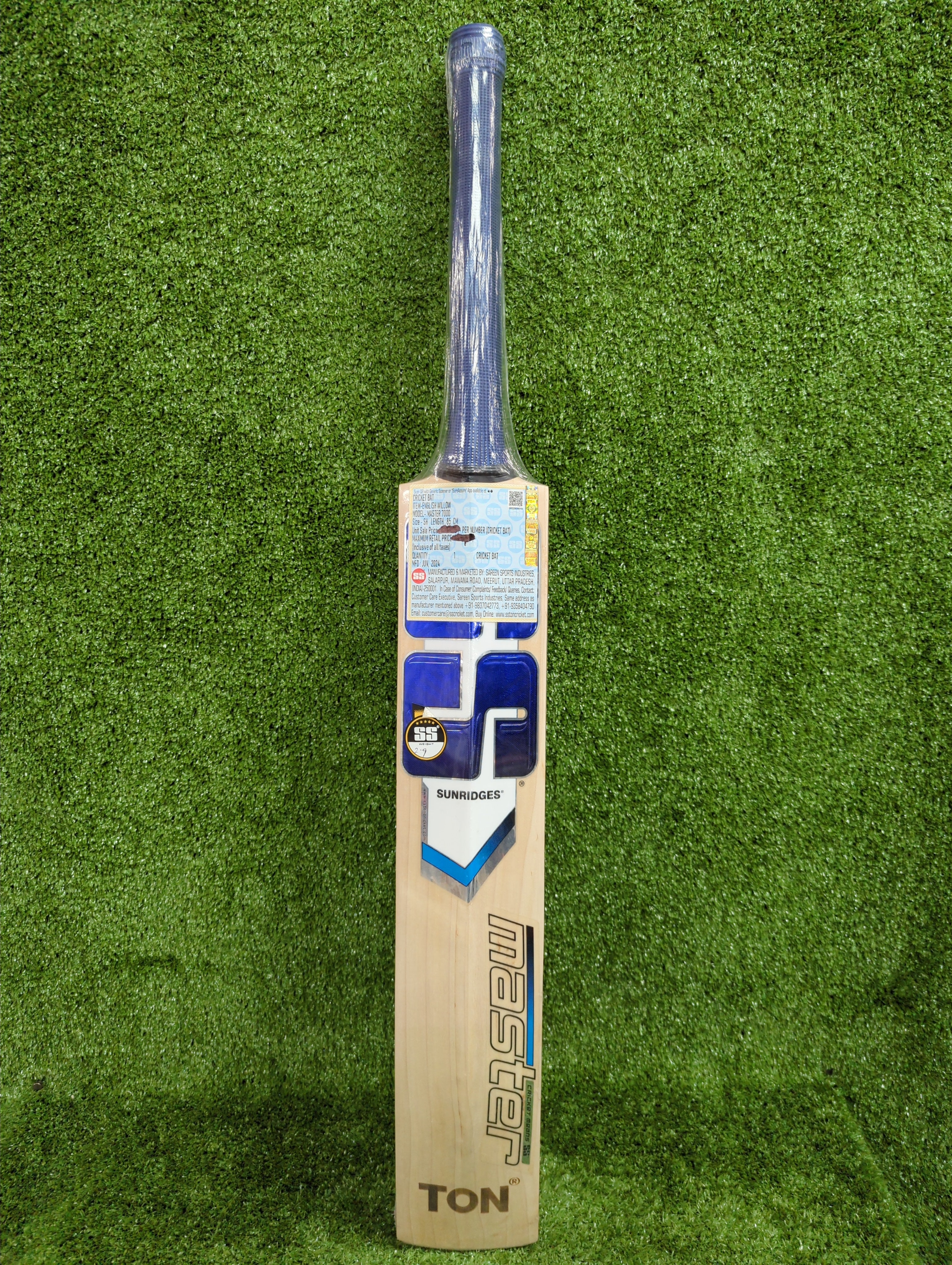 SS Master 7000 English Willow Cricket Bat Blue Sticker