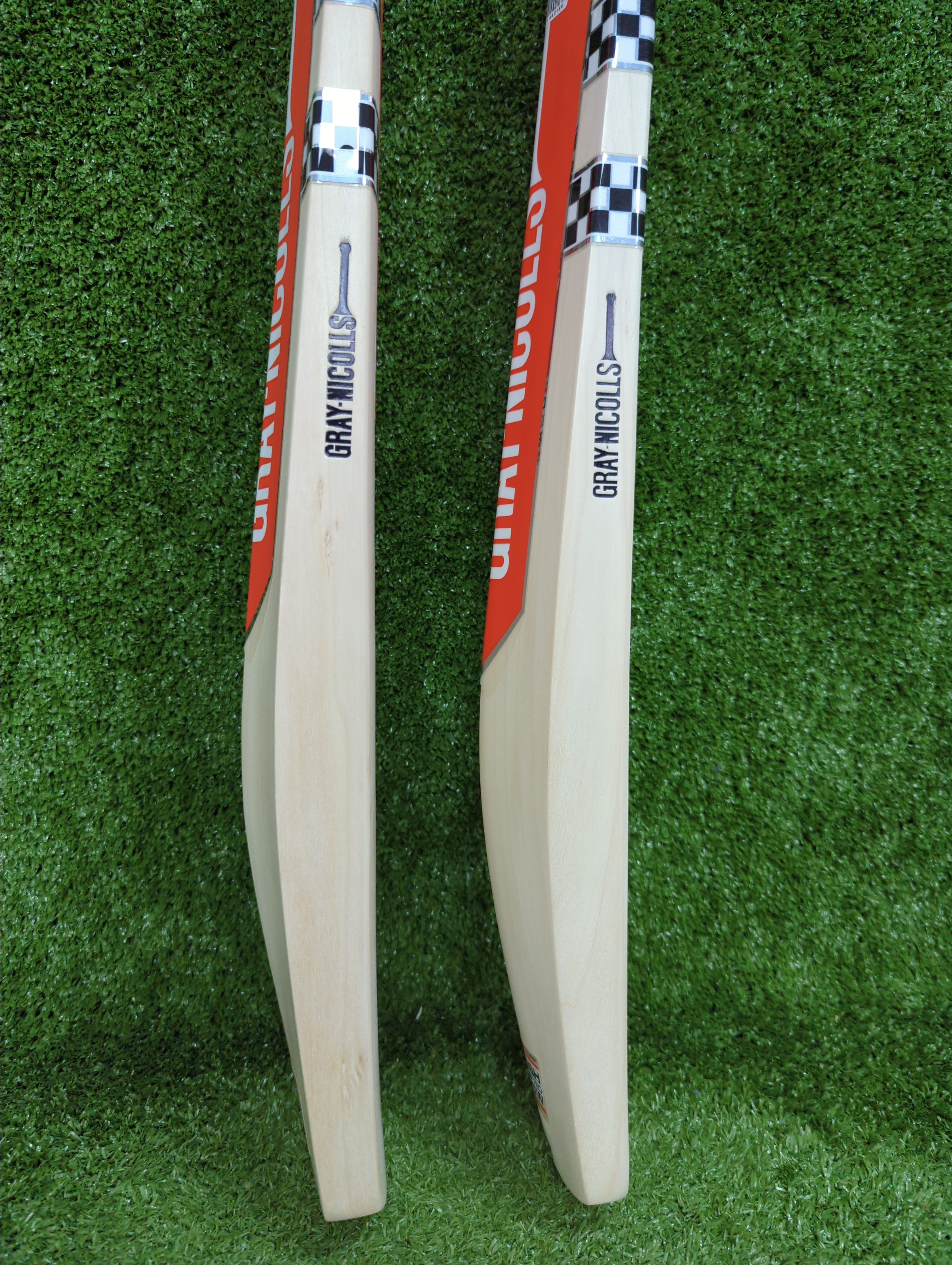 Gray-Nicolls Classic Prestige Range Junior / Youth English Willow Cricket Bat - View 4