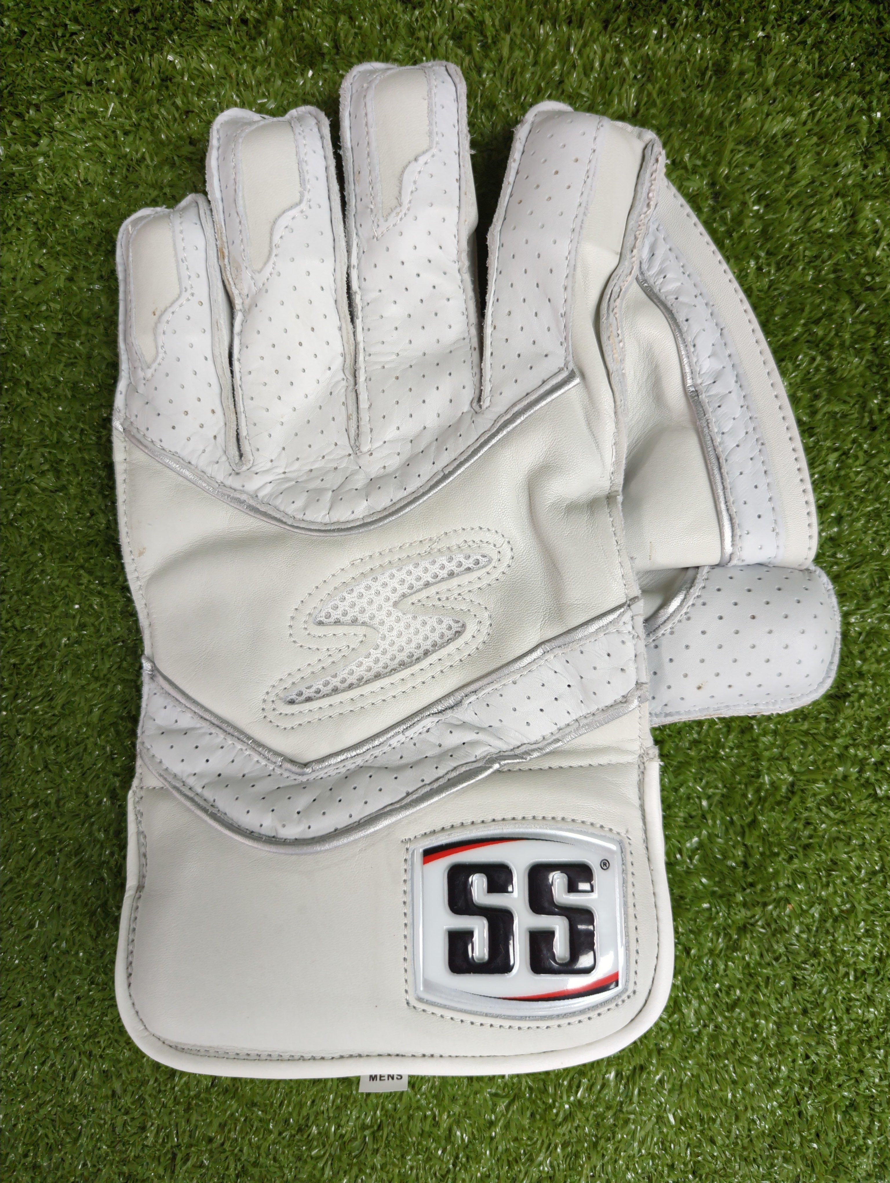 SS Reserve Edition Adult Wicket Keeping Gloves (White)