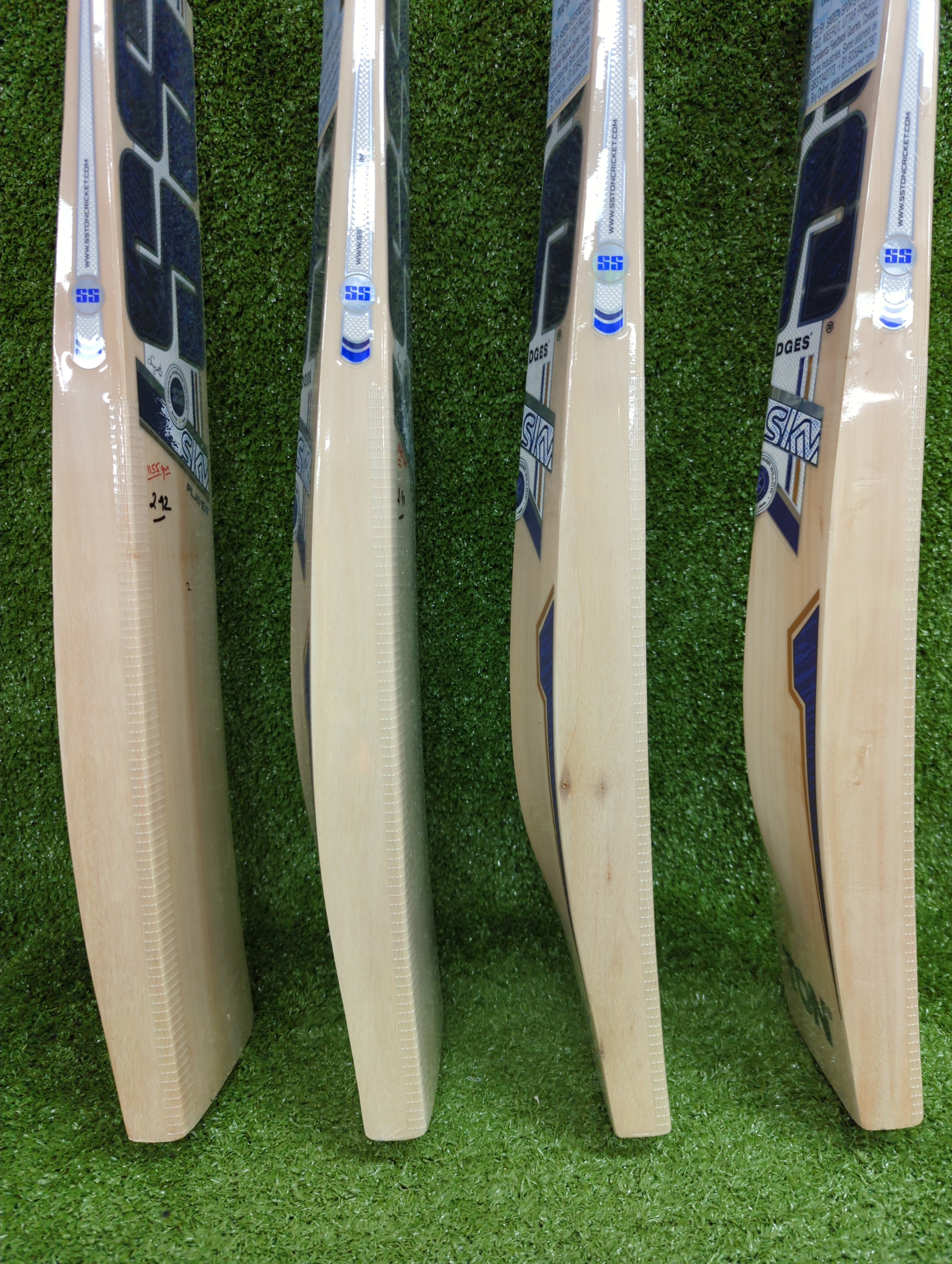 SS Sky Players Kashmir Willow Cricket Bat