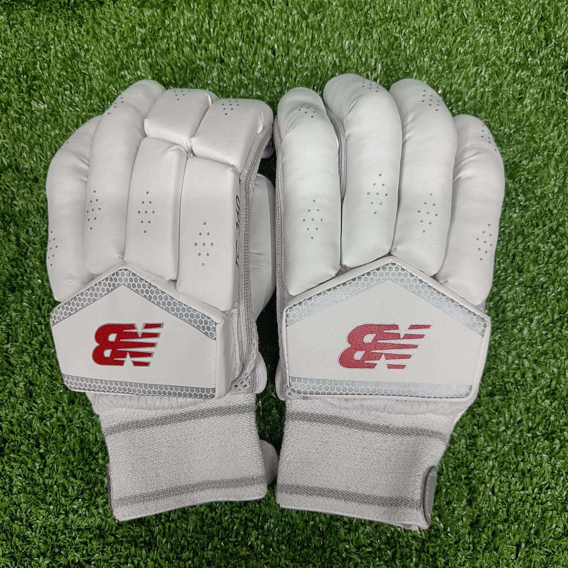 New Balance TC 360 Junior / Youth Cricket Batting Gloves