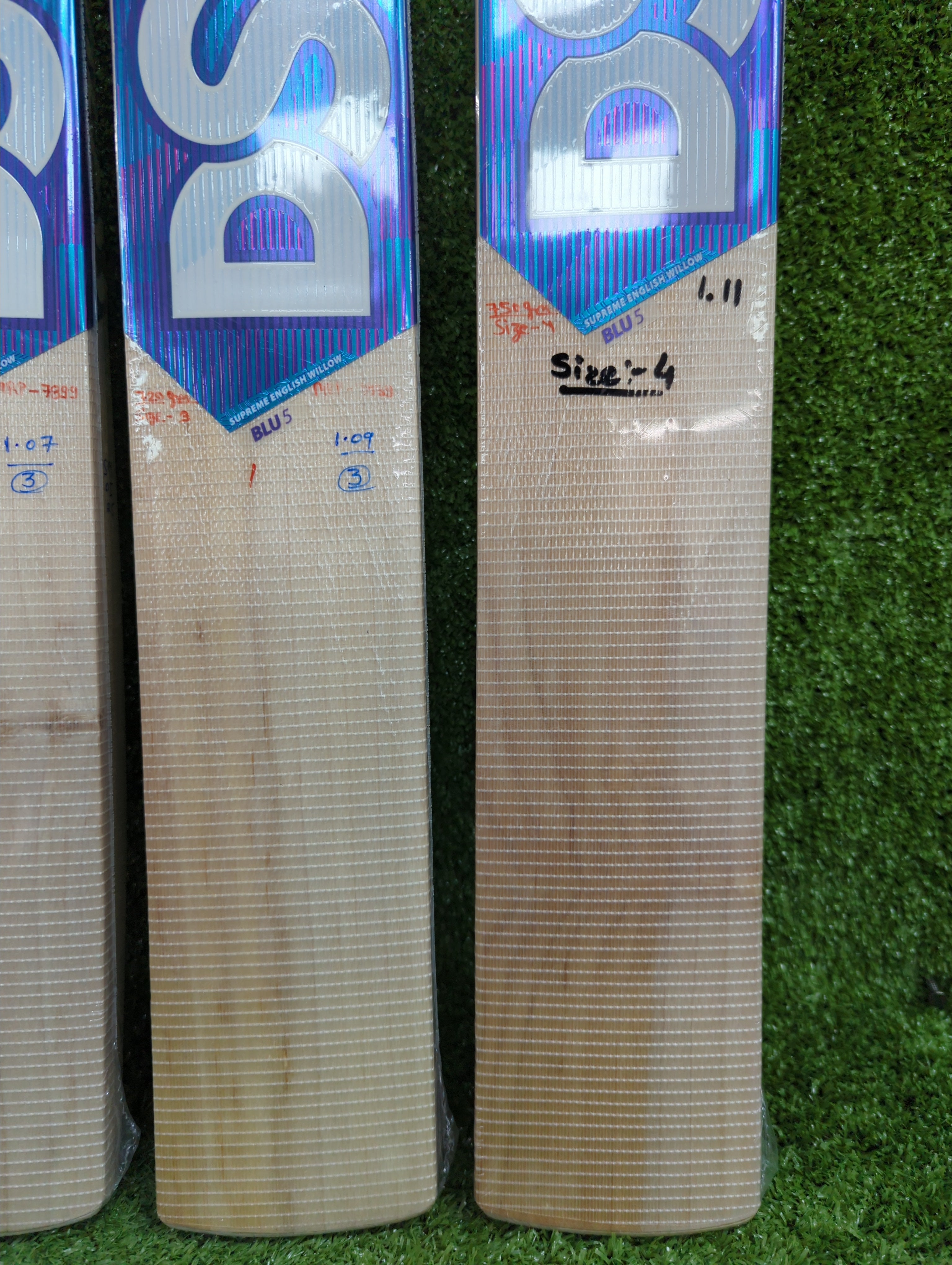 DSC BLU 5 Junior / Youth English Willow Cricket Bat