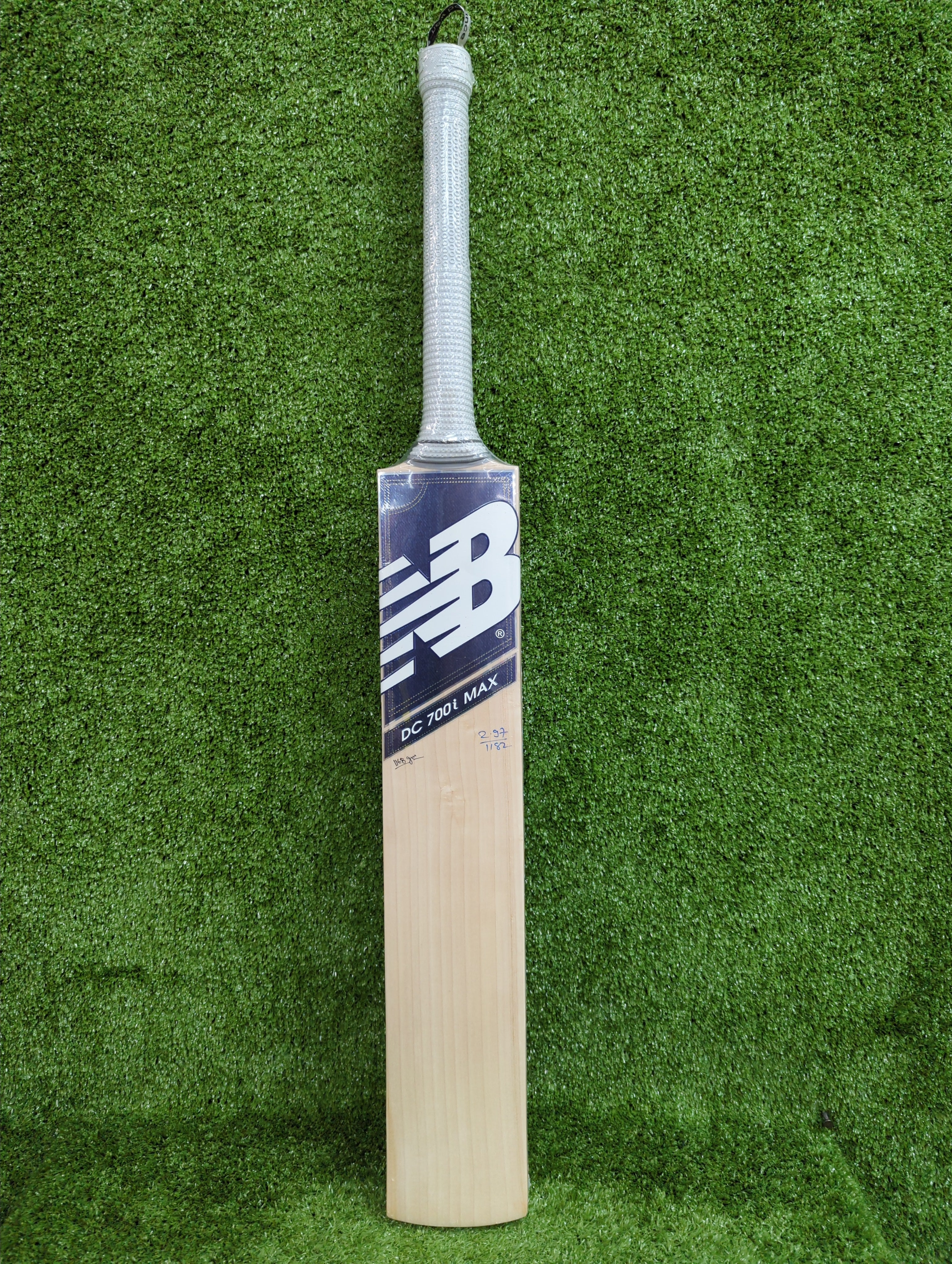 NB DC 700i Max English Willow Cricket Bat