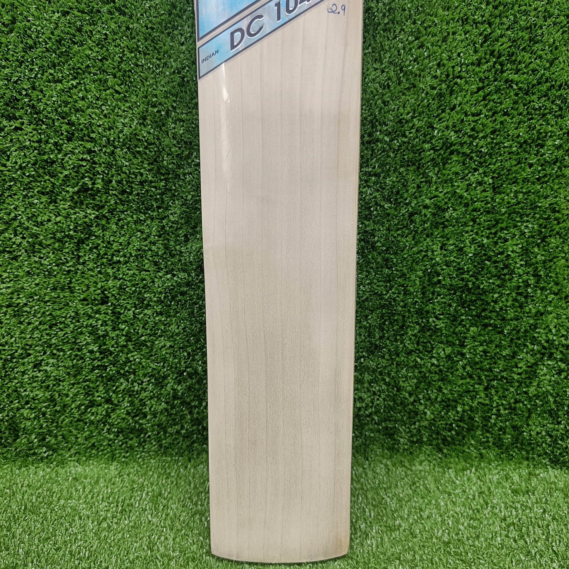 NB DC 1040 English Willow Cricket Bat