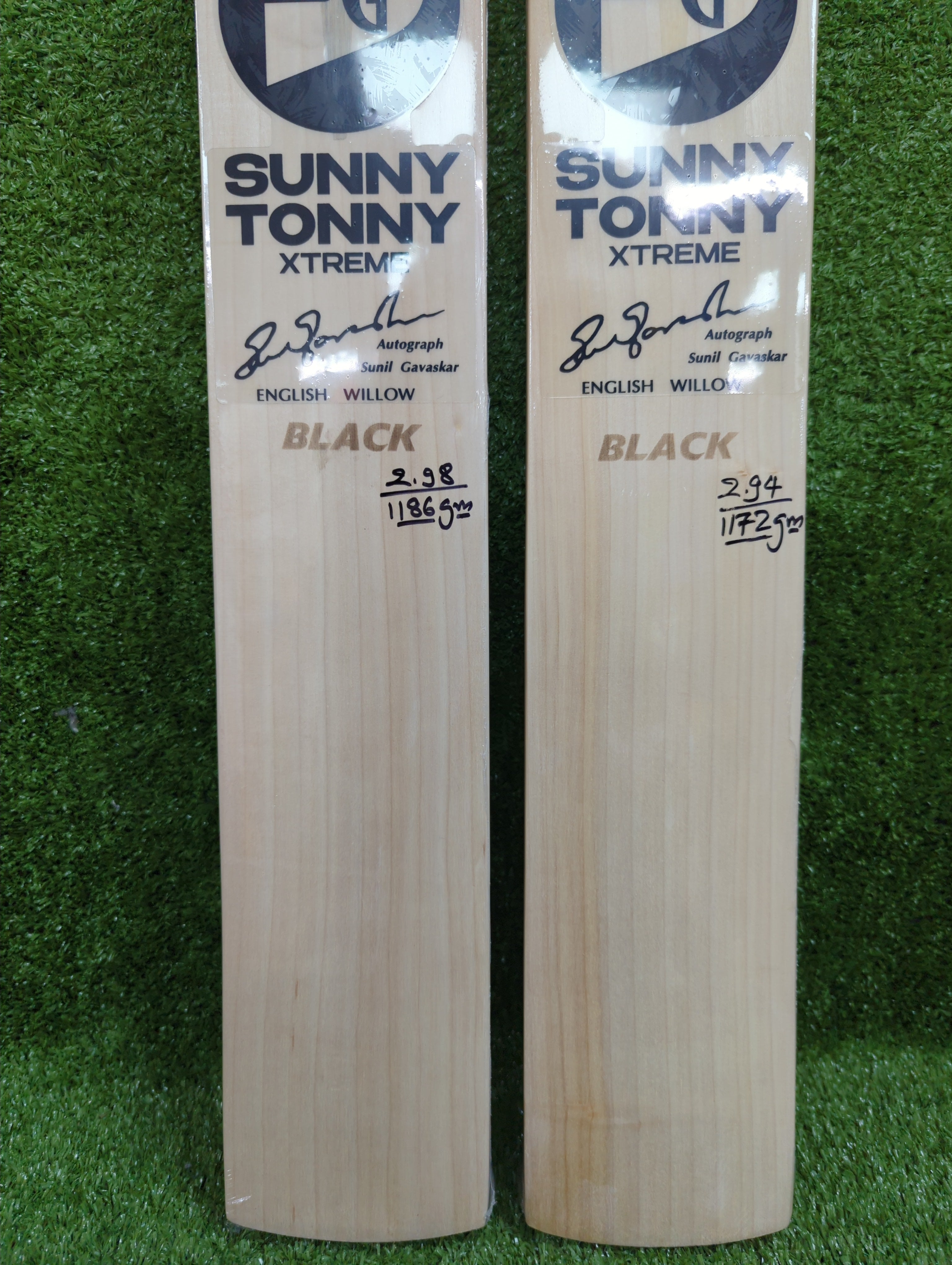 SG Sunny Tonny Xtreme Black Cricket Bat SG