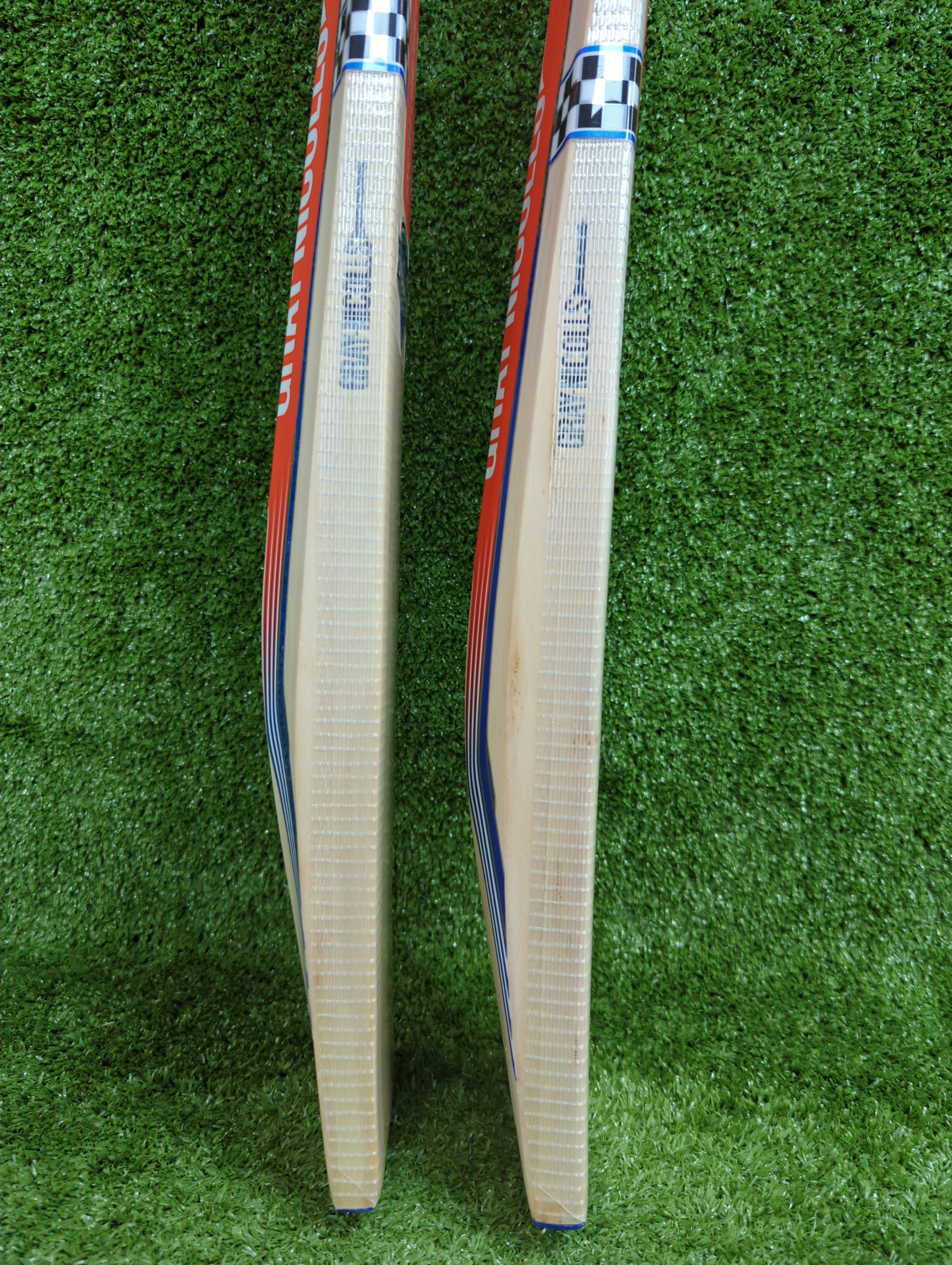 Gray-Nicolls Stratos Gen 1.0 200 Junior / Youth English Willow Cricket Bat