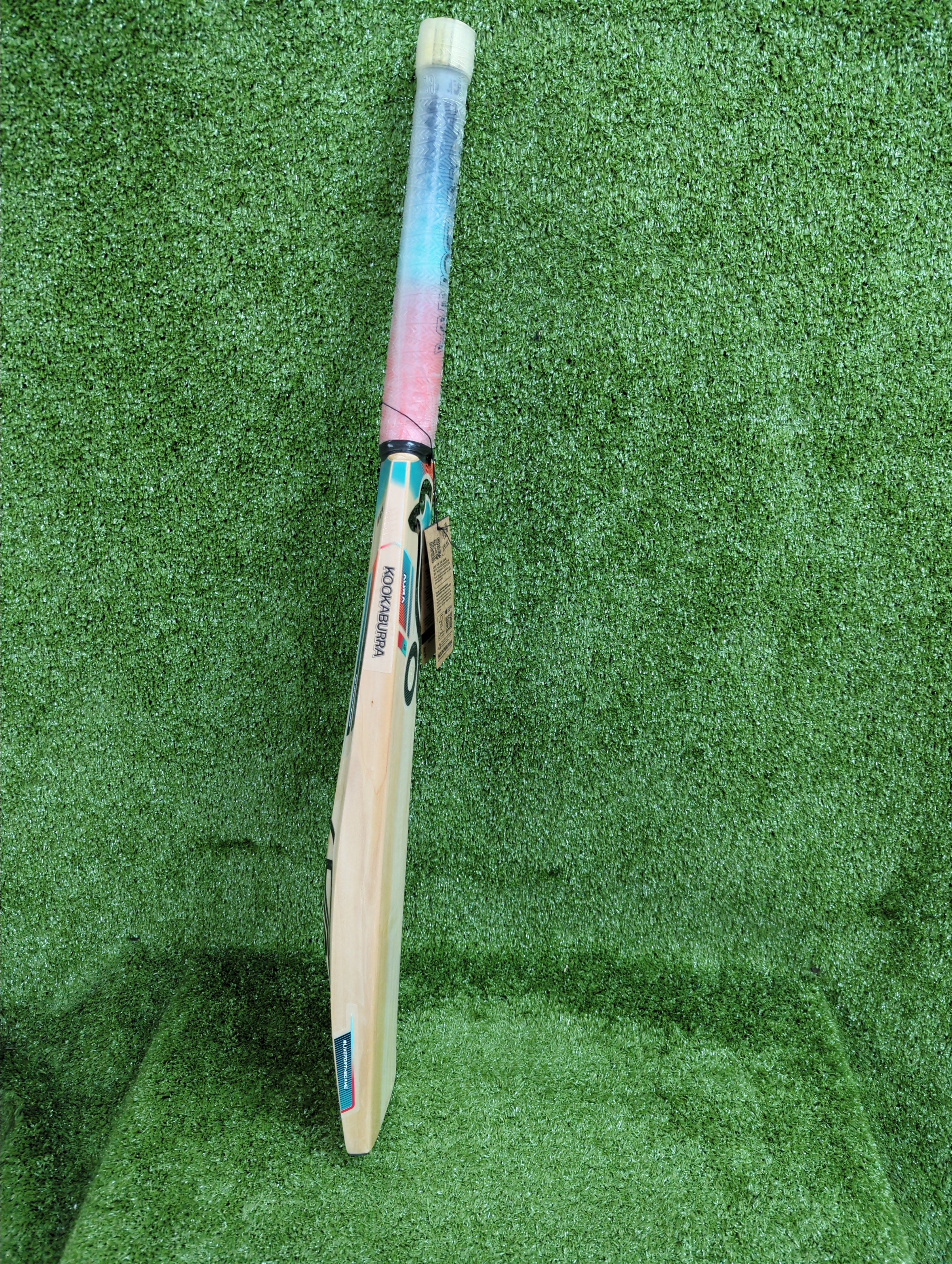 Kookaburra Aura 6.1 English Willow Cricket Bat