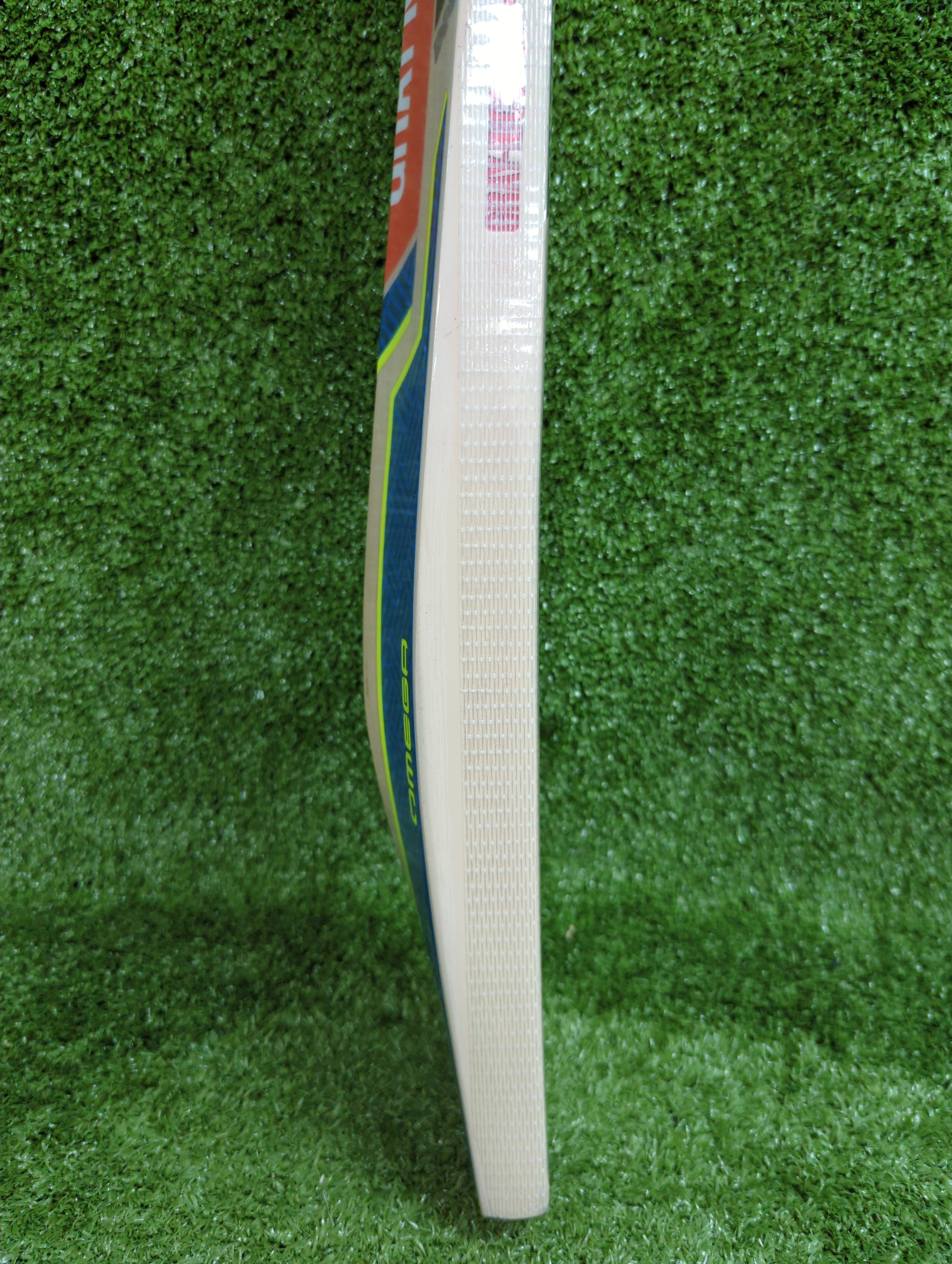 Gray-Nicolls 1.5 Omega Turbo English Willow Cricket Bat