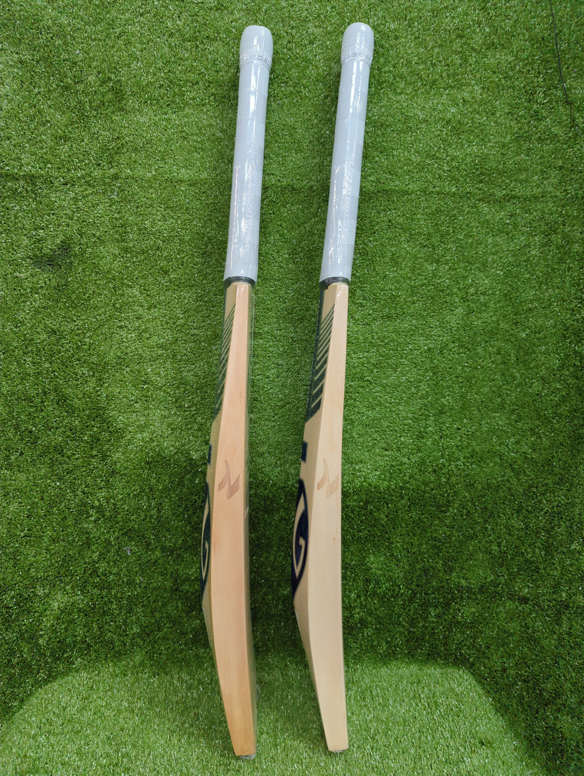 SG Triple Crown Xtreme Cricket Bat SG