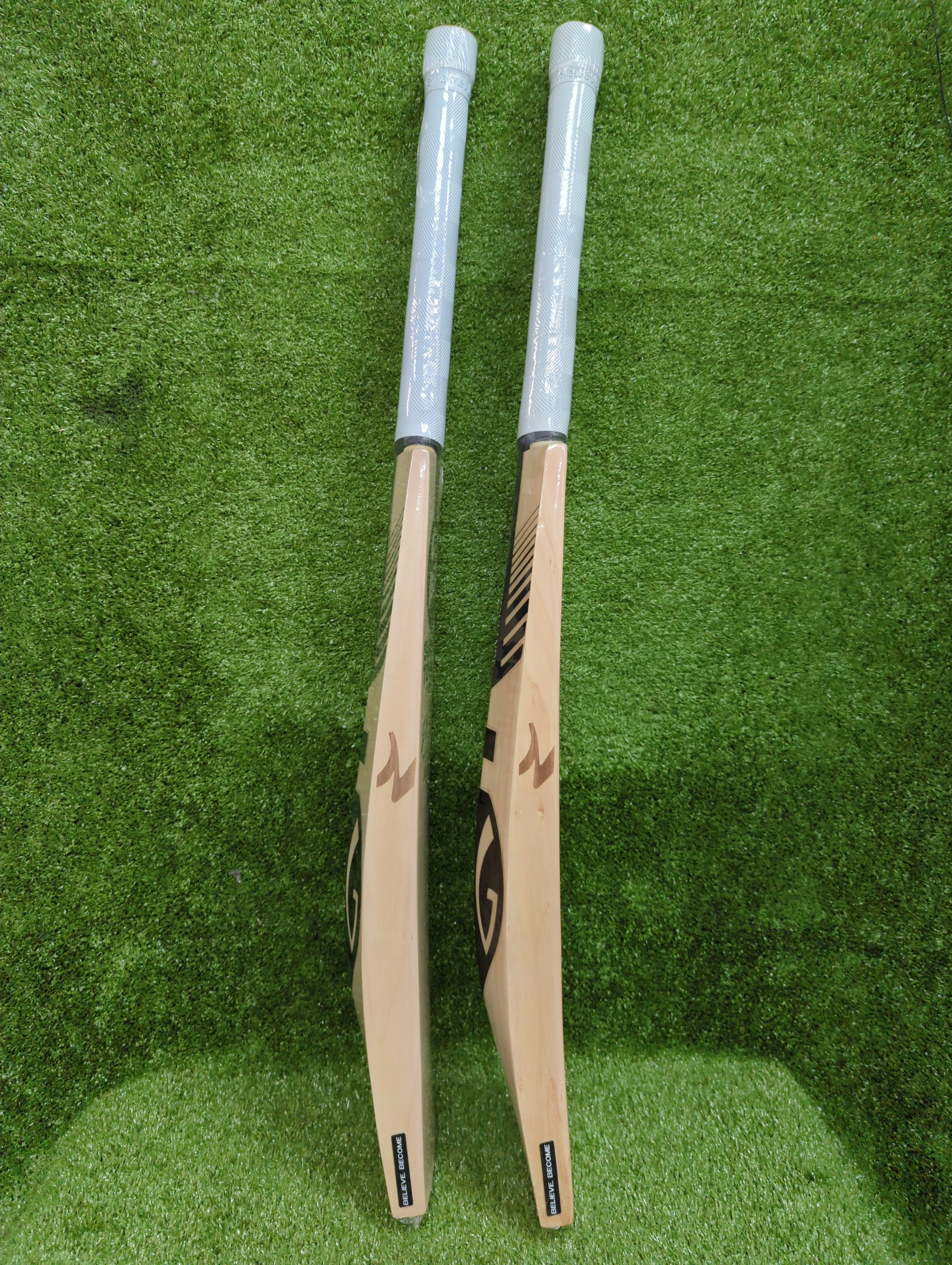 SG Sunny Tonny Xtreme Black Cricket Bat SG