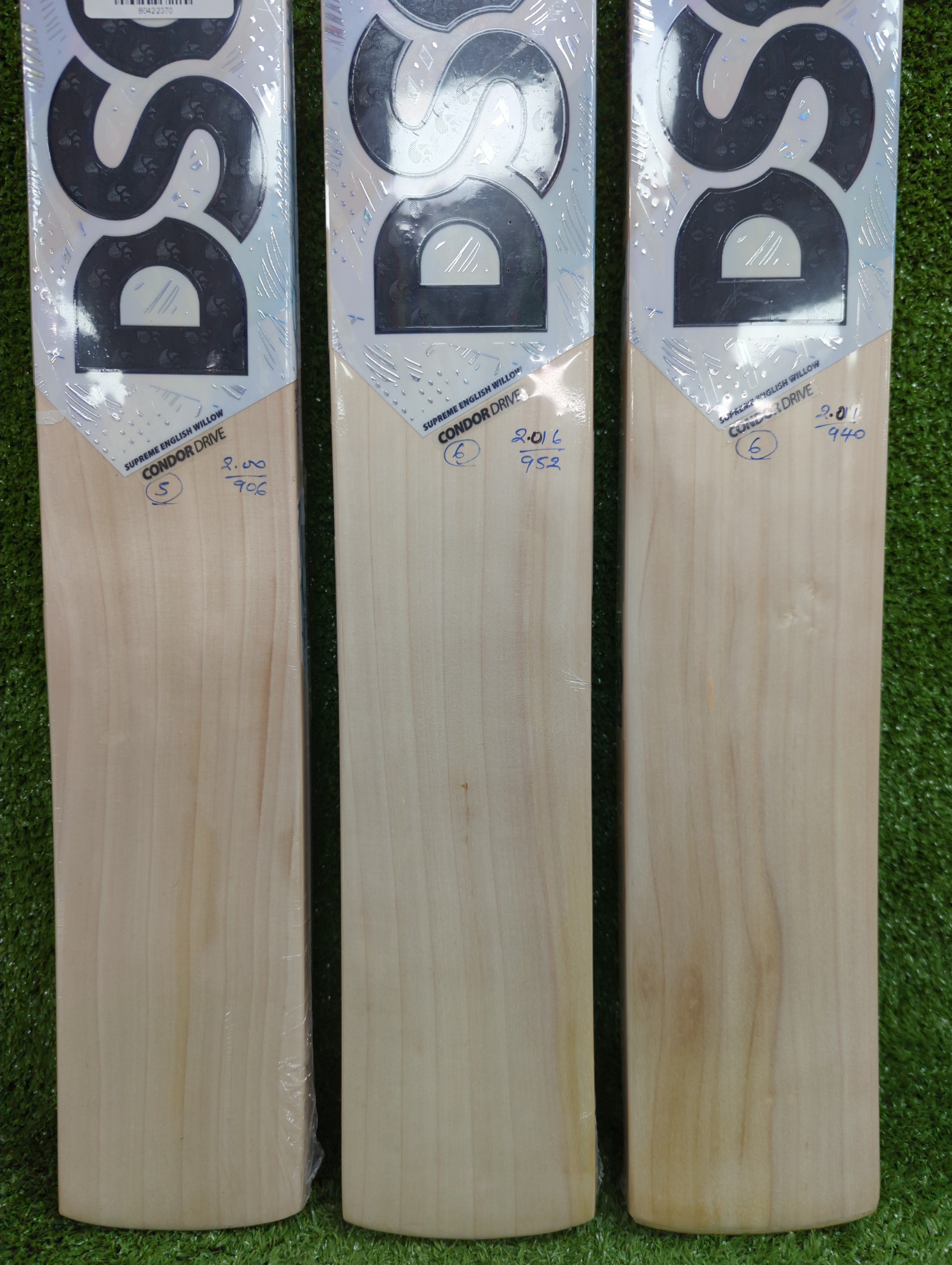 DSC Condor Drive Junior / Youth English Willow Cricket Bat