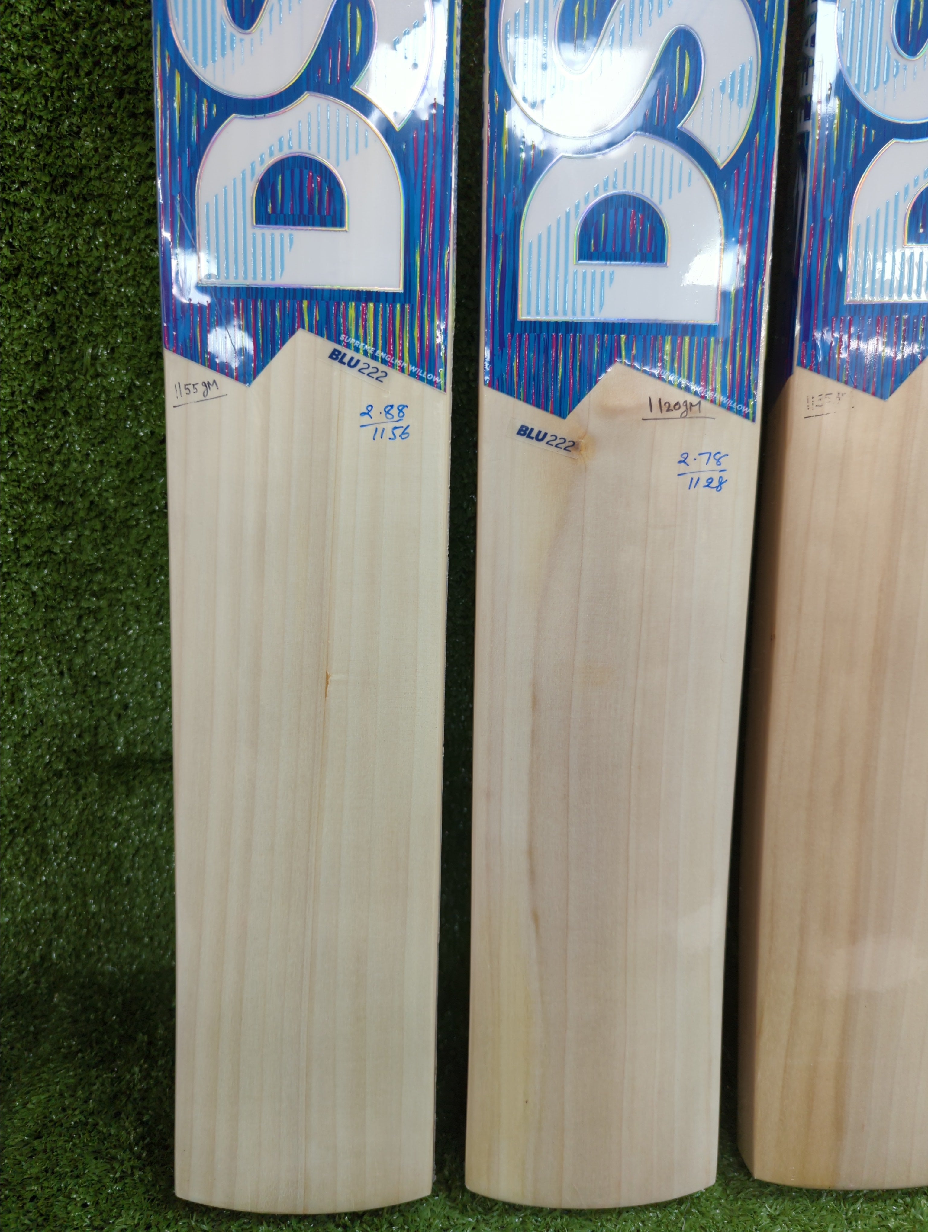 DSC Blu 222 Adult English Willow Cricket Bat