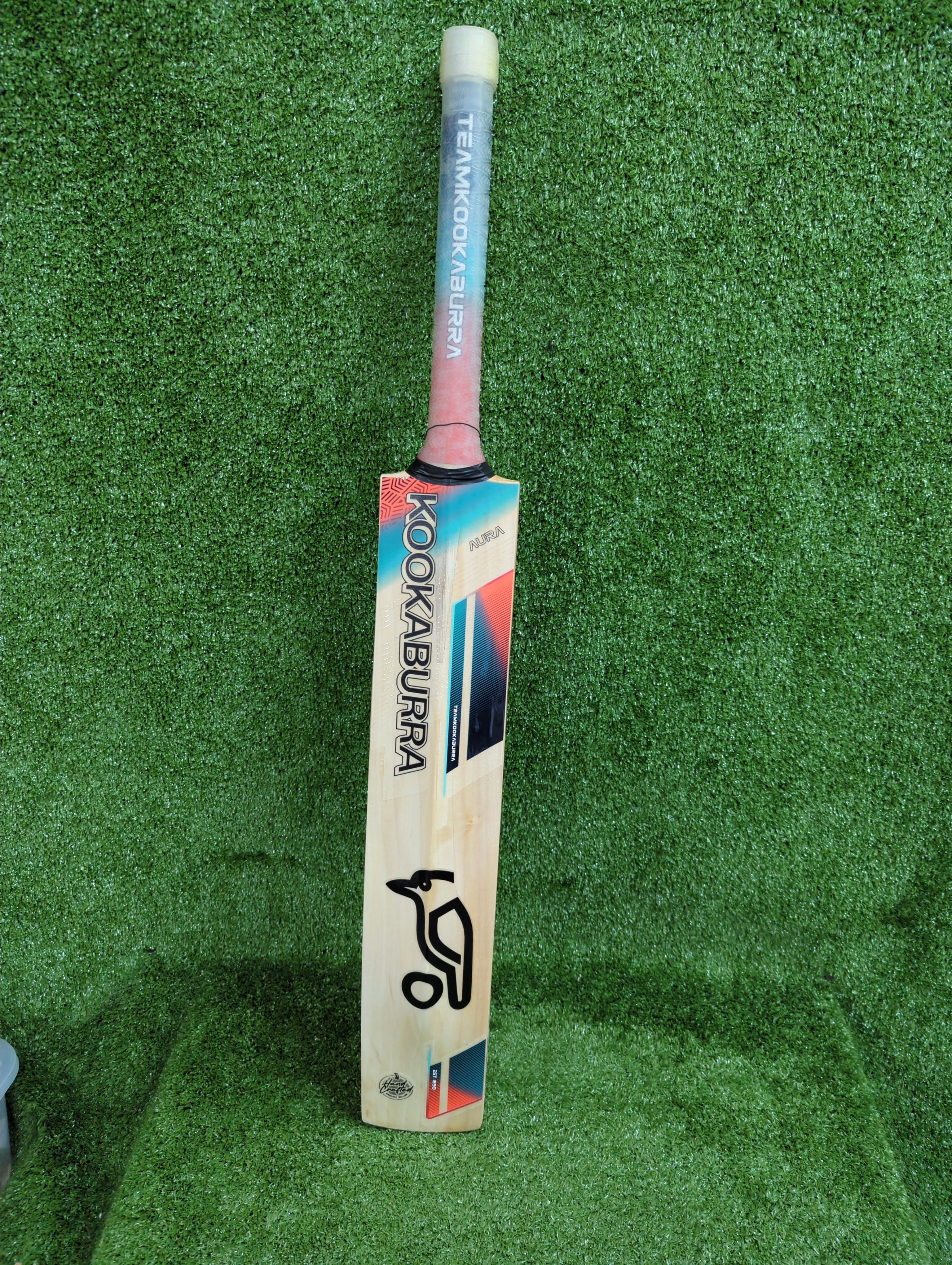 Kookaburra Aura 6.1 English Willow Cricket Bat