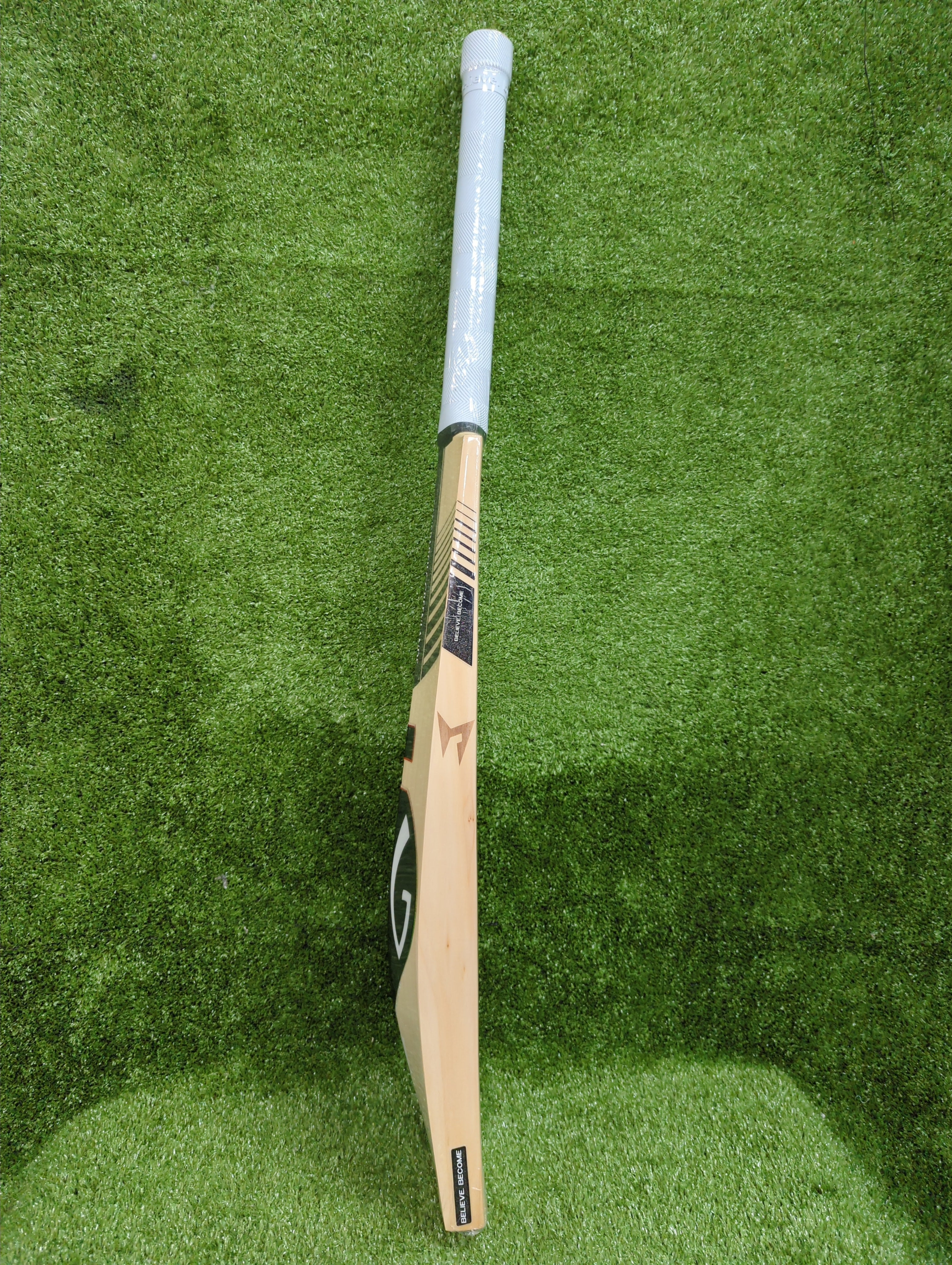 SG HP-33 Classic English Willow Cricket Bat SG