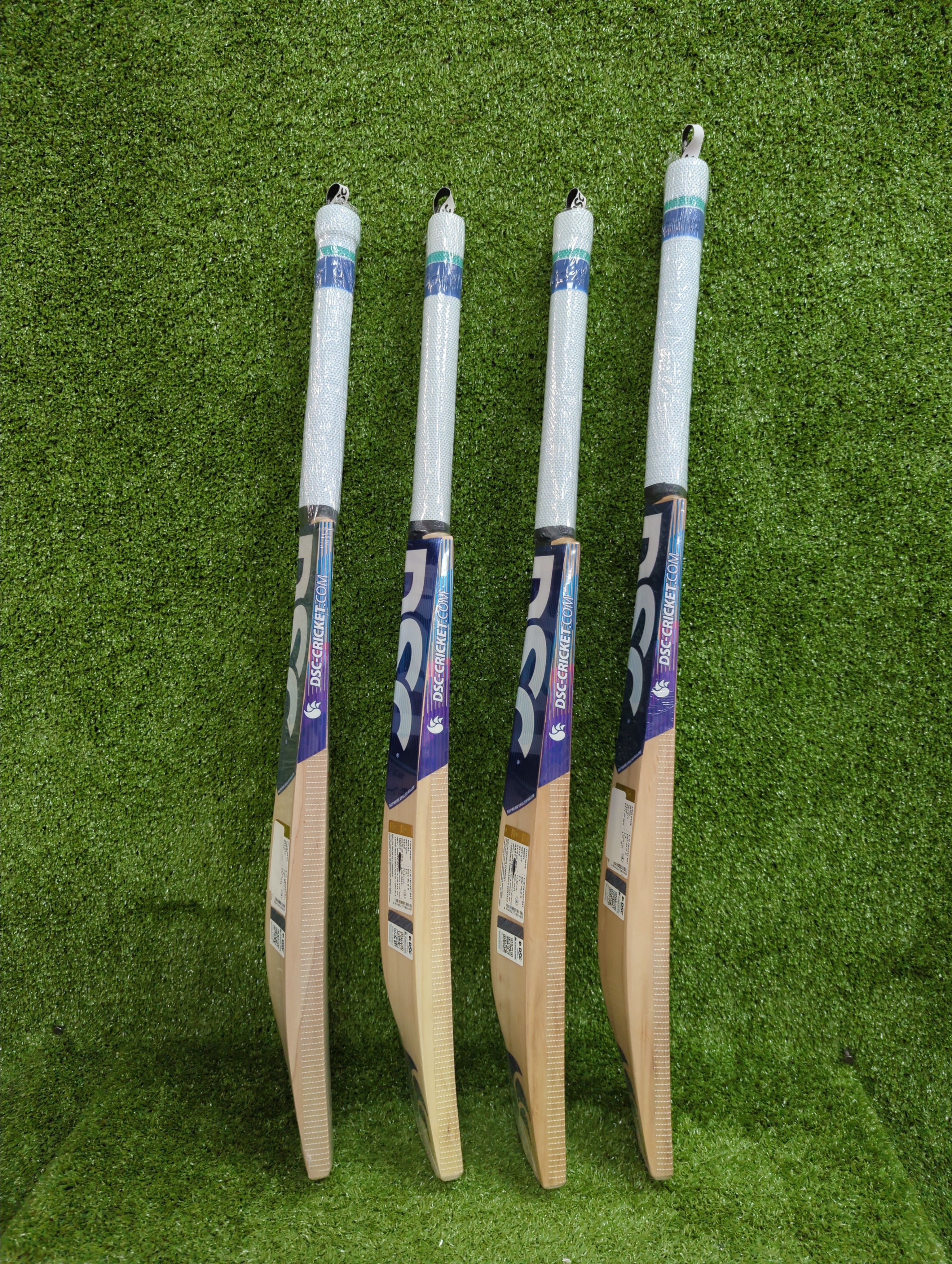 DSC BLU 5 Junior / Youth English Willow Cricket Bat