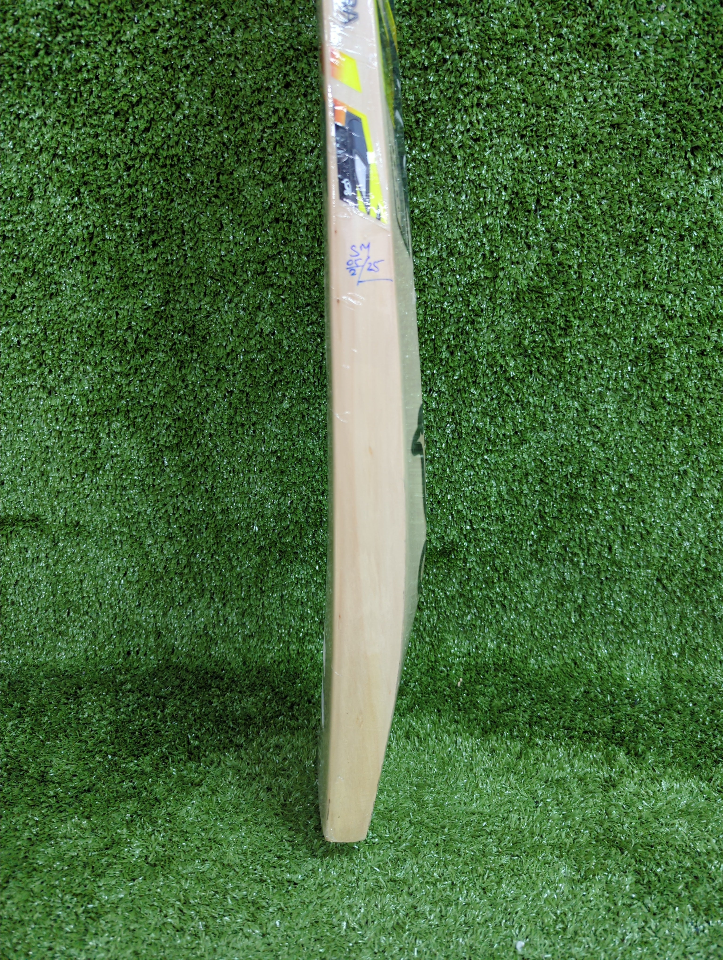 Kookaburra Beast Pro 2.0 English Willow Cricket Bat