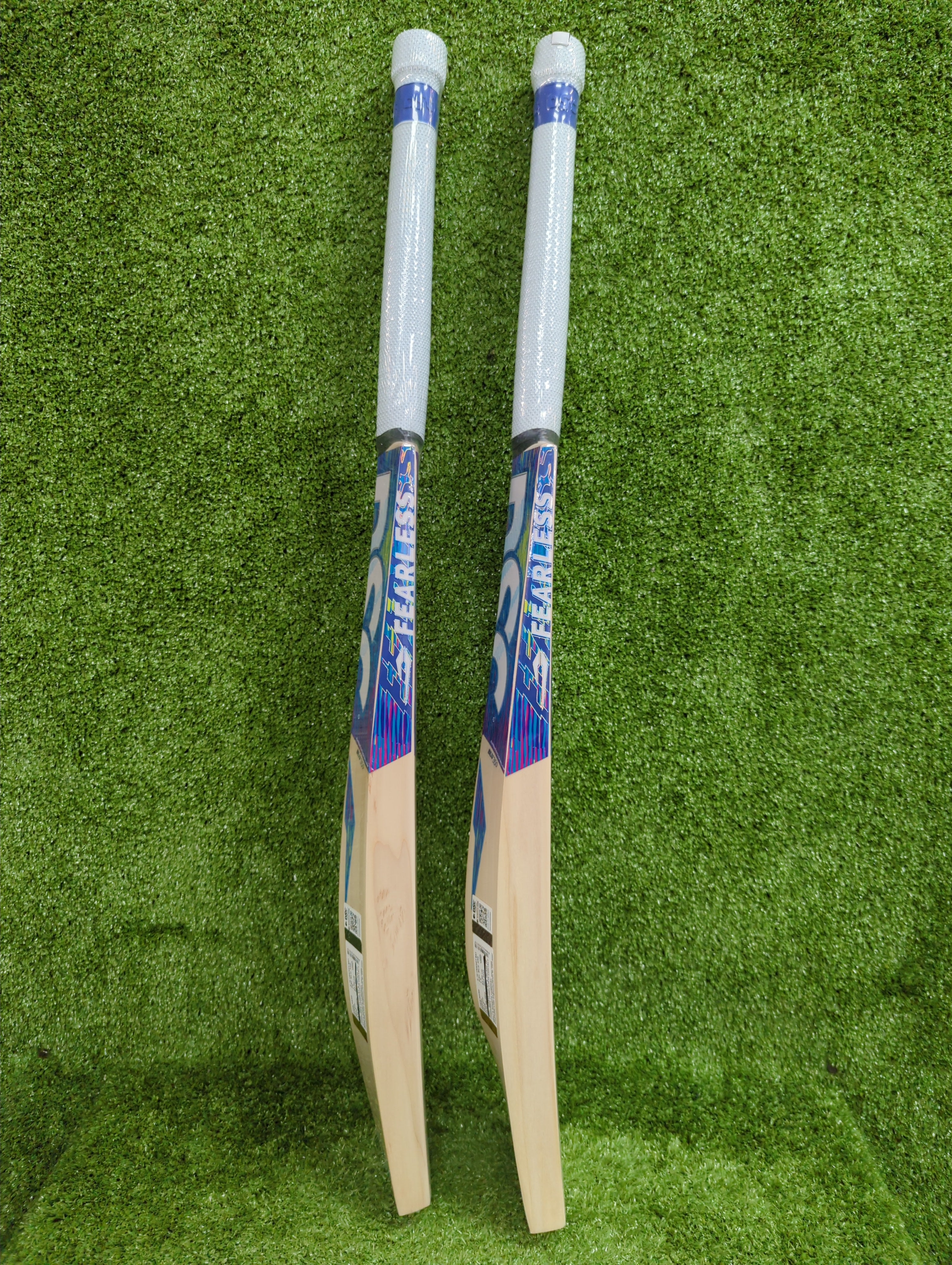 DSC Blu 350 Adult English Willow Cricket Bat