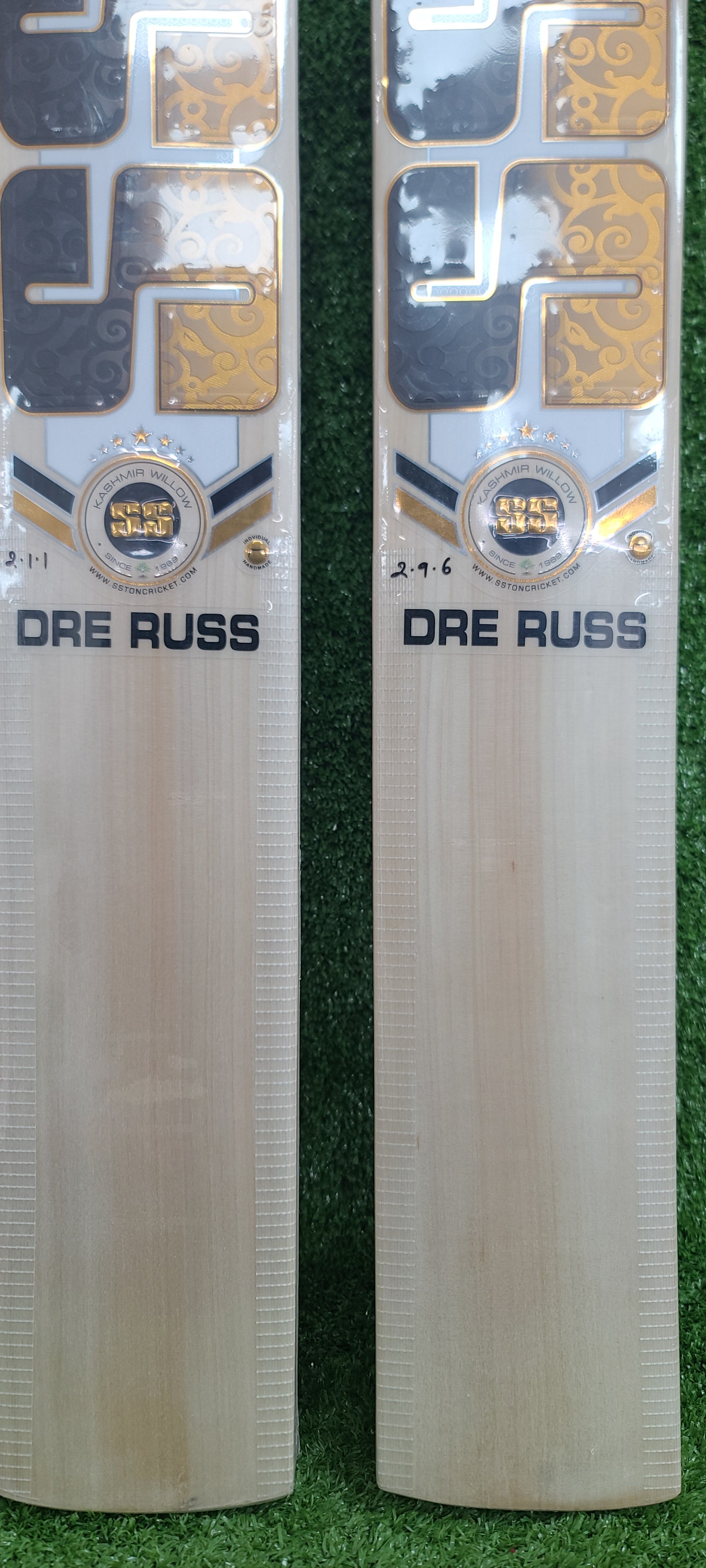 SS DRE RUSS (Andre Russell) Kashmir Willow Cricket Bat by SS - close-up detail - TopCricketStore