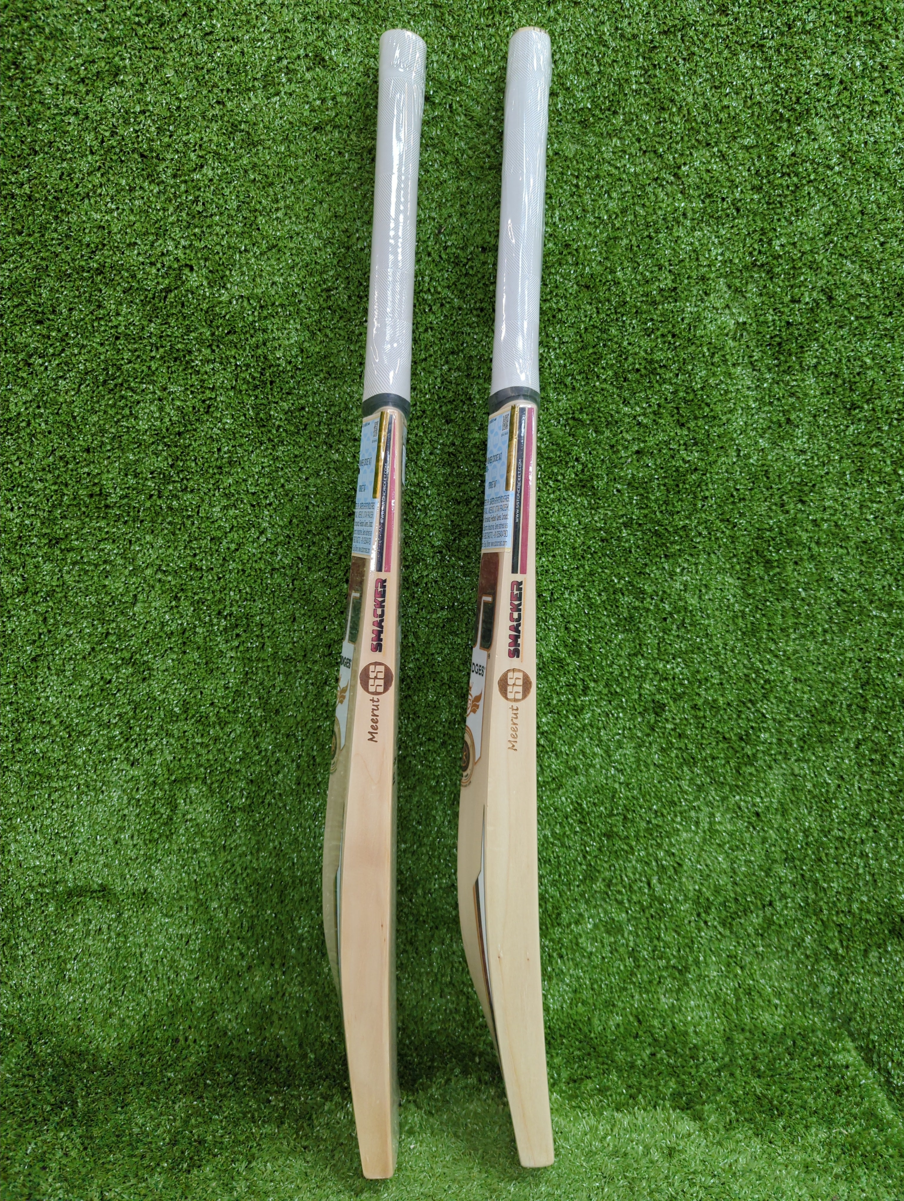 SS GG Smacker Junior / Youth Cricket Bat (Red Sticker)