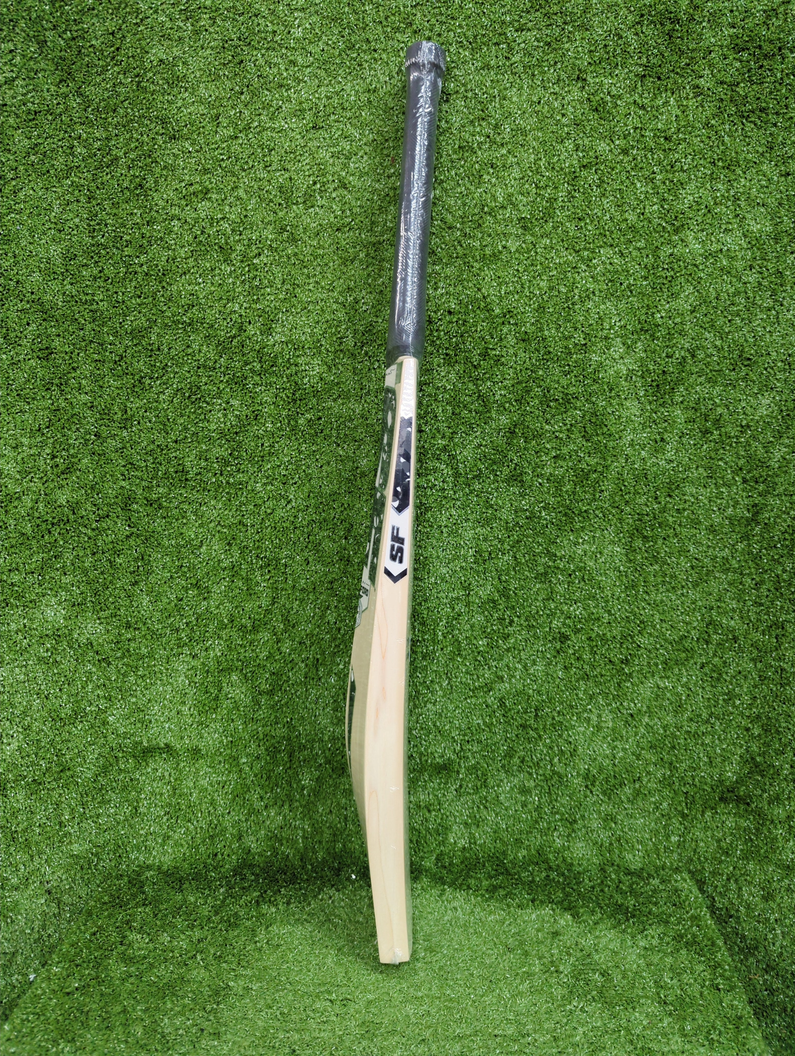 SF Camo ADI 1 English Willow Bat - close-up detail - TopCricketStore