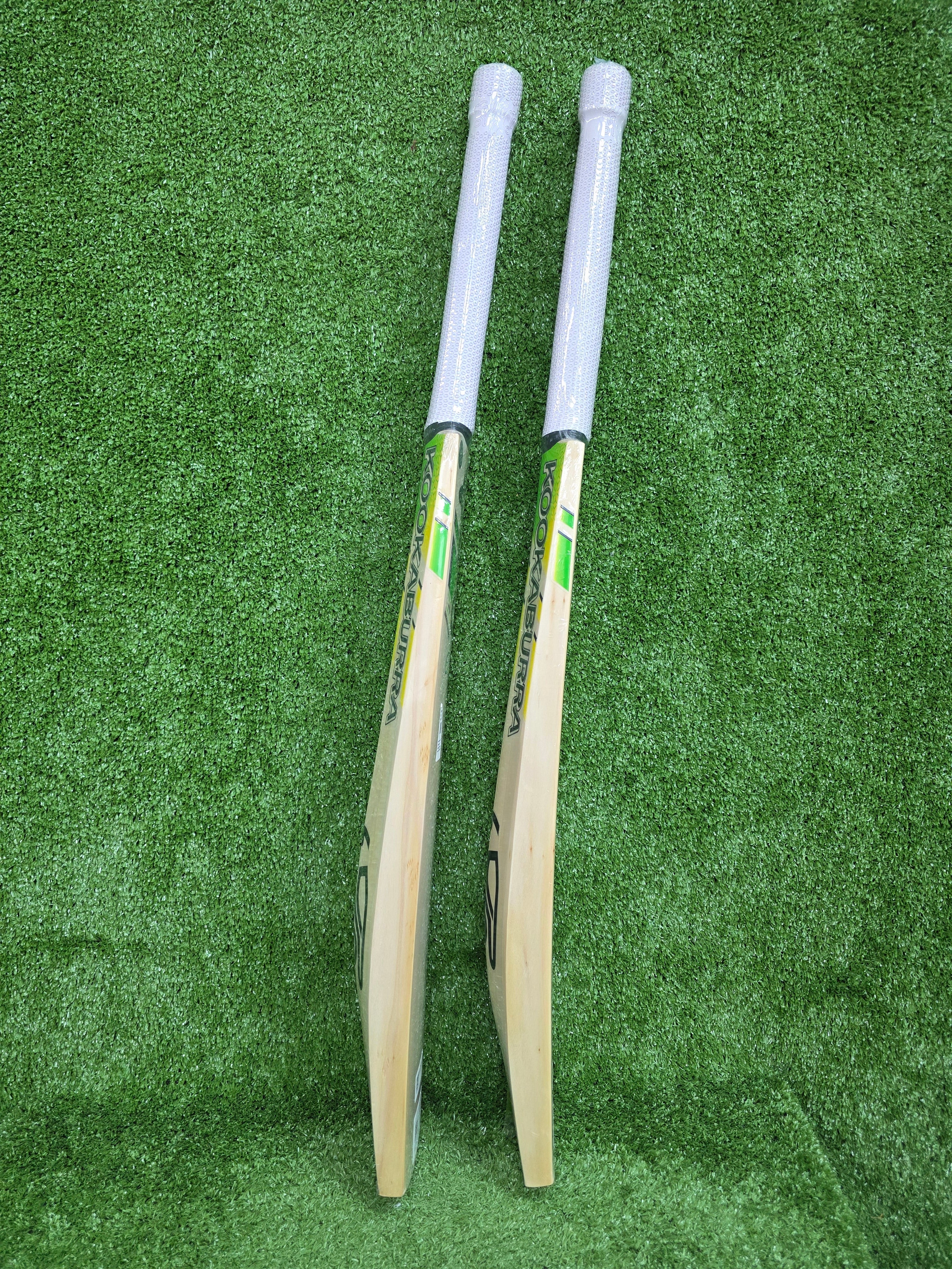 Kookaburra Kahuna Pro 3.0 Junior/Youth Grade 3 English Willow Cricket Bat