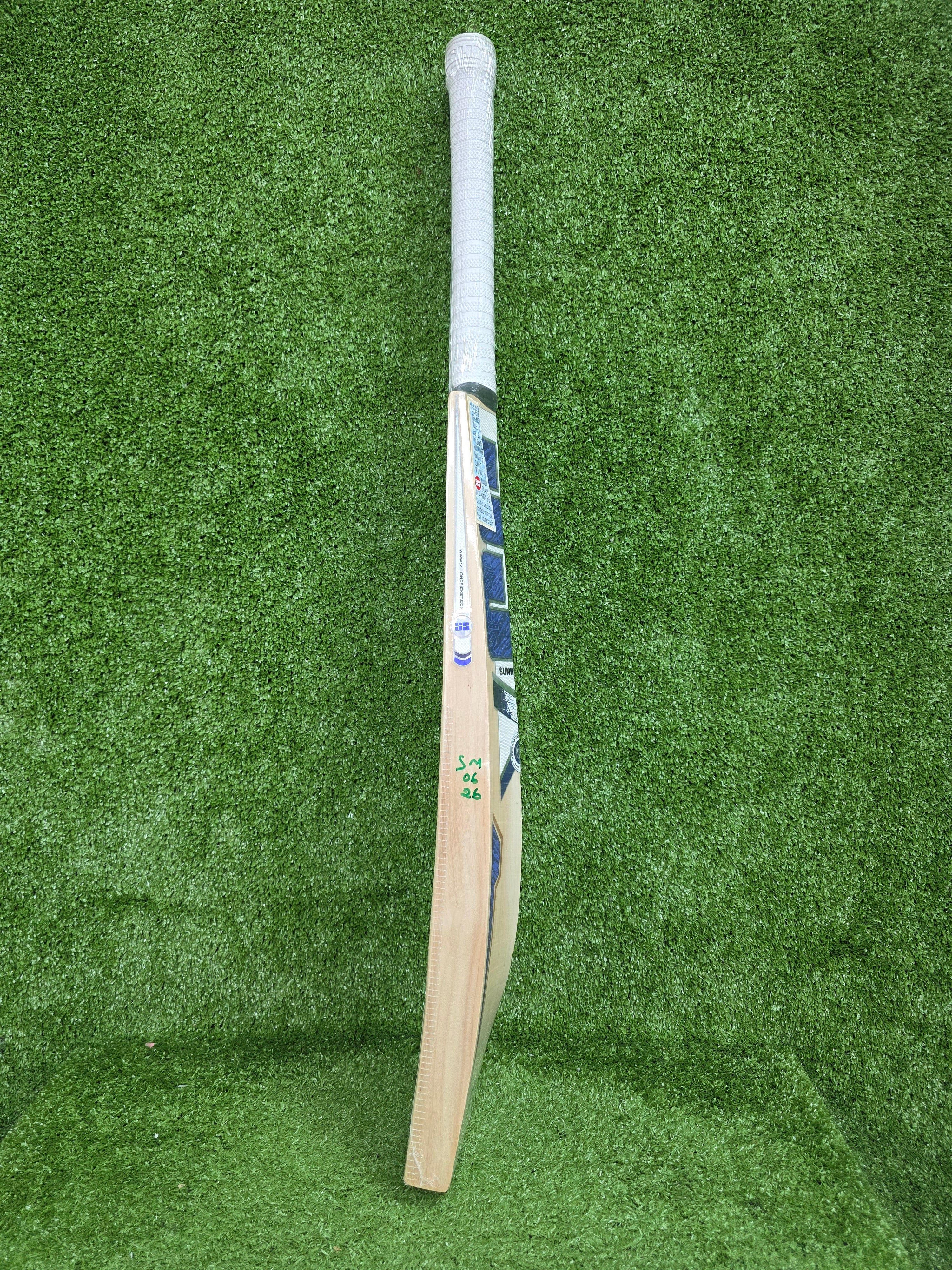 SS Sky Players Kashmir Willow Cricket Bat SS