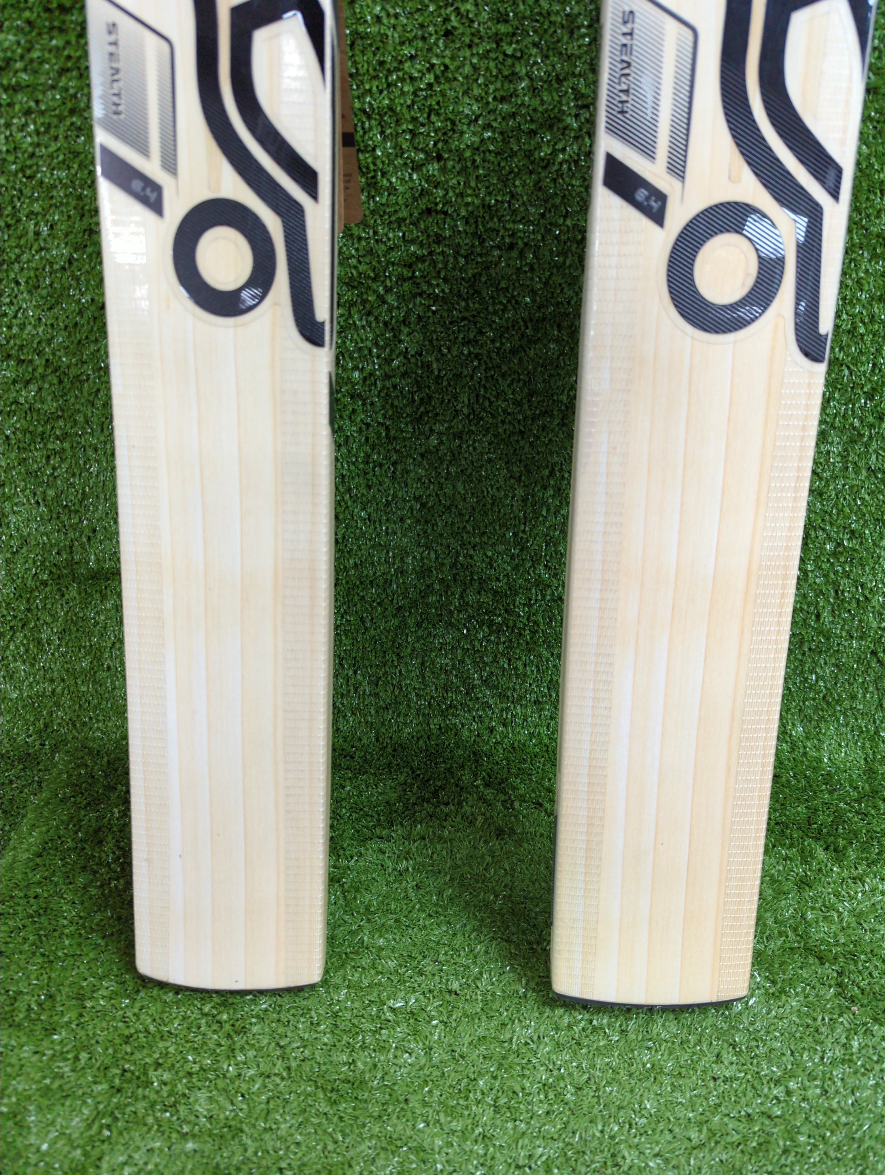 Kookaburra Stealth 6.4 Junior / Youth English Willow Cricket Bat