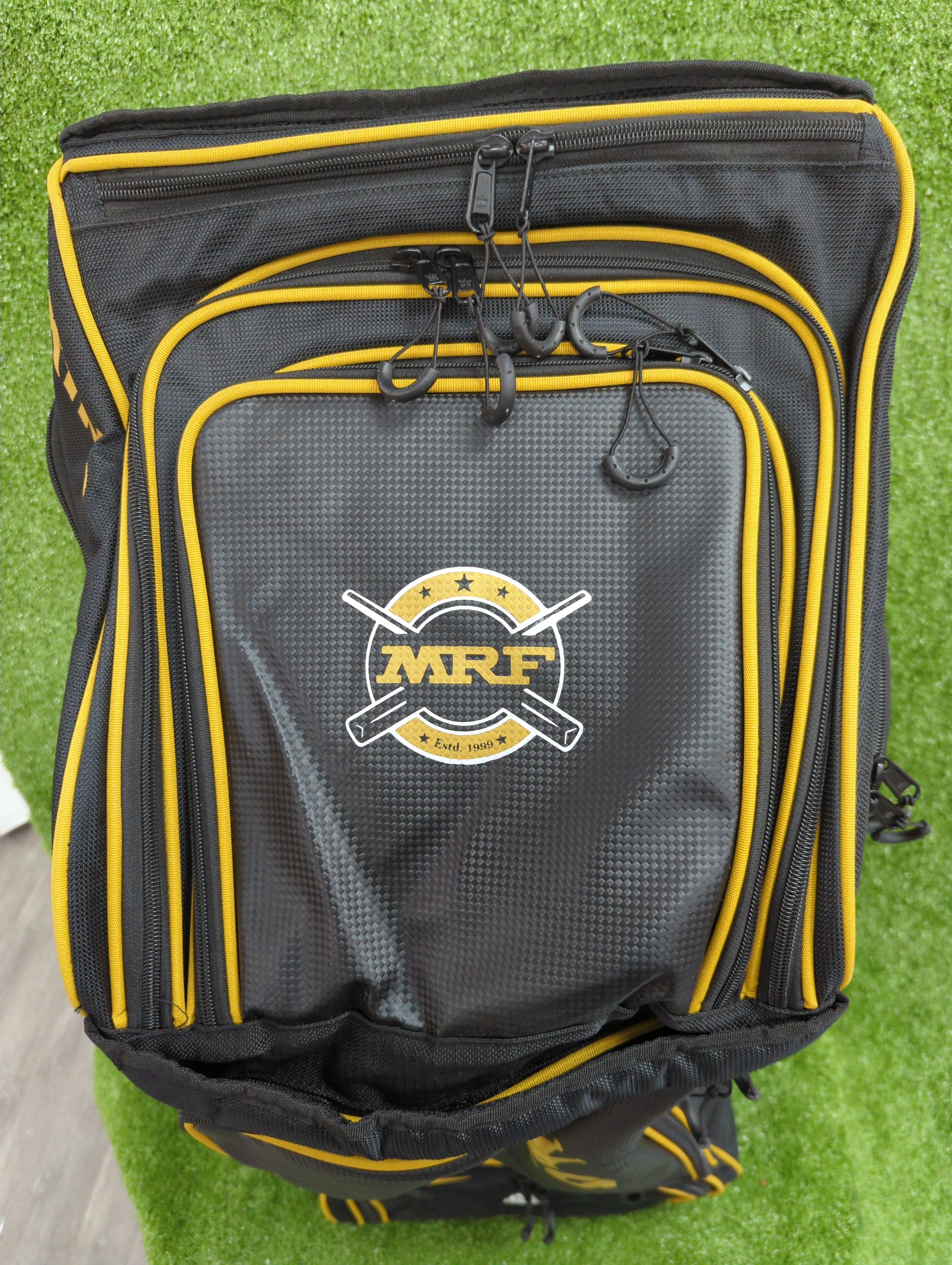 MRF Genius King Duffle Wheelie