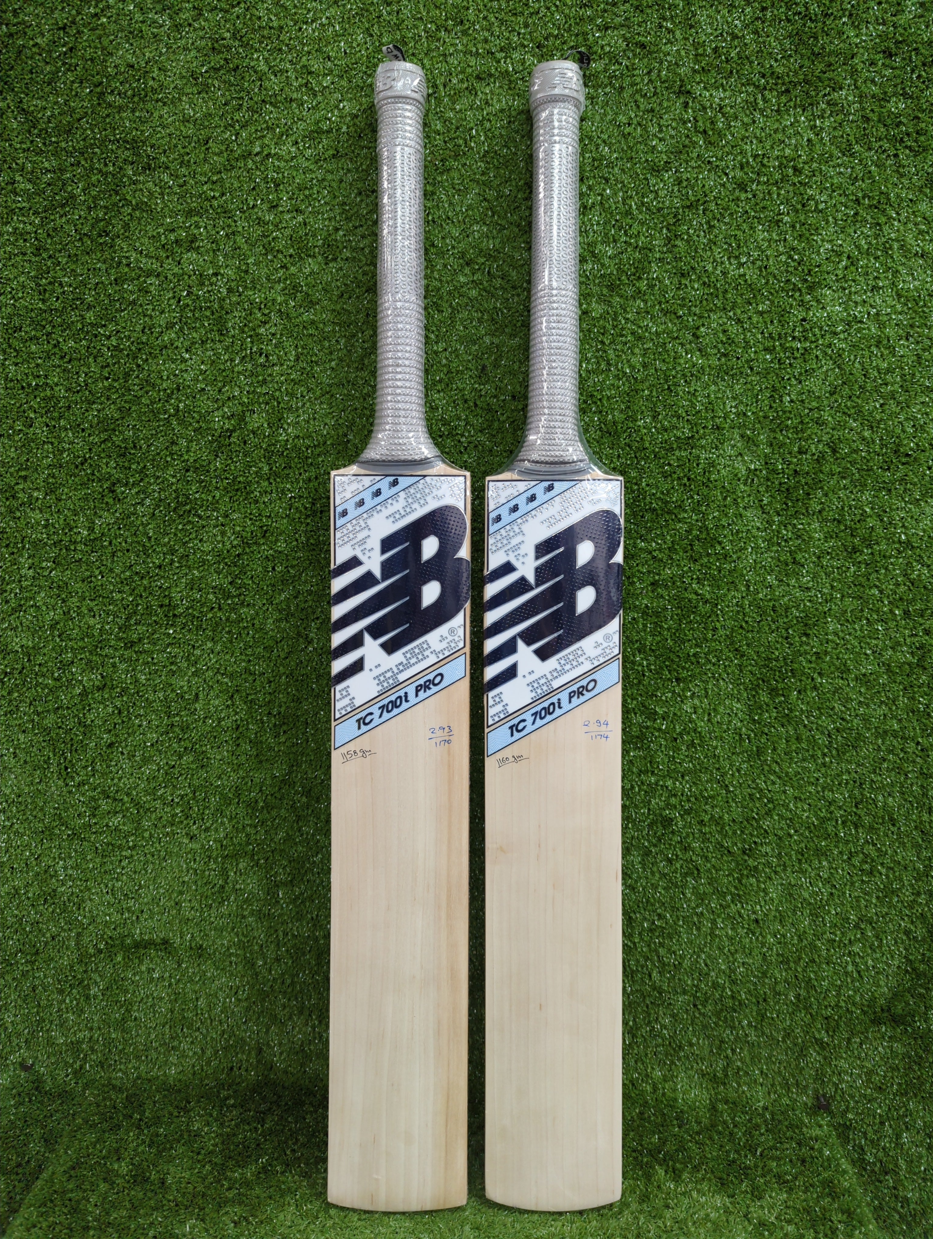 NB TC 700I Pro Adult English Willow Cricket Bat