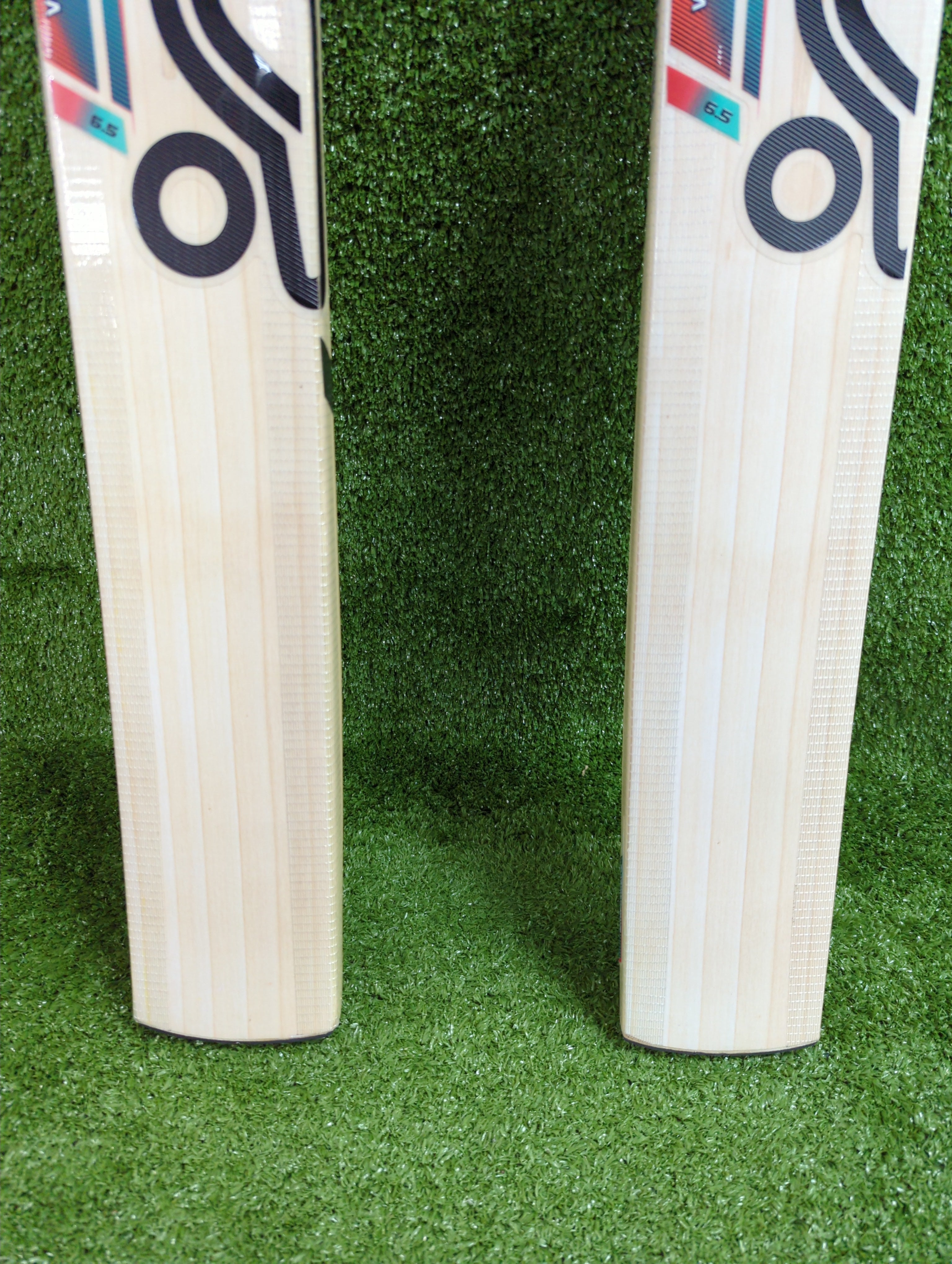 Kookaburra Aura 6.5 Junior / Youth English Willow Cricket Bat