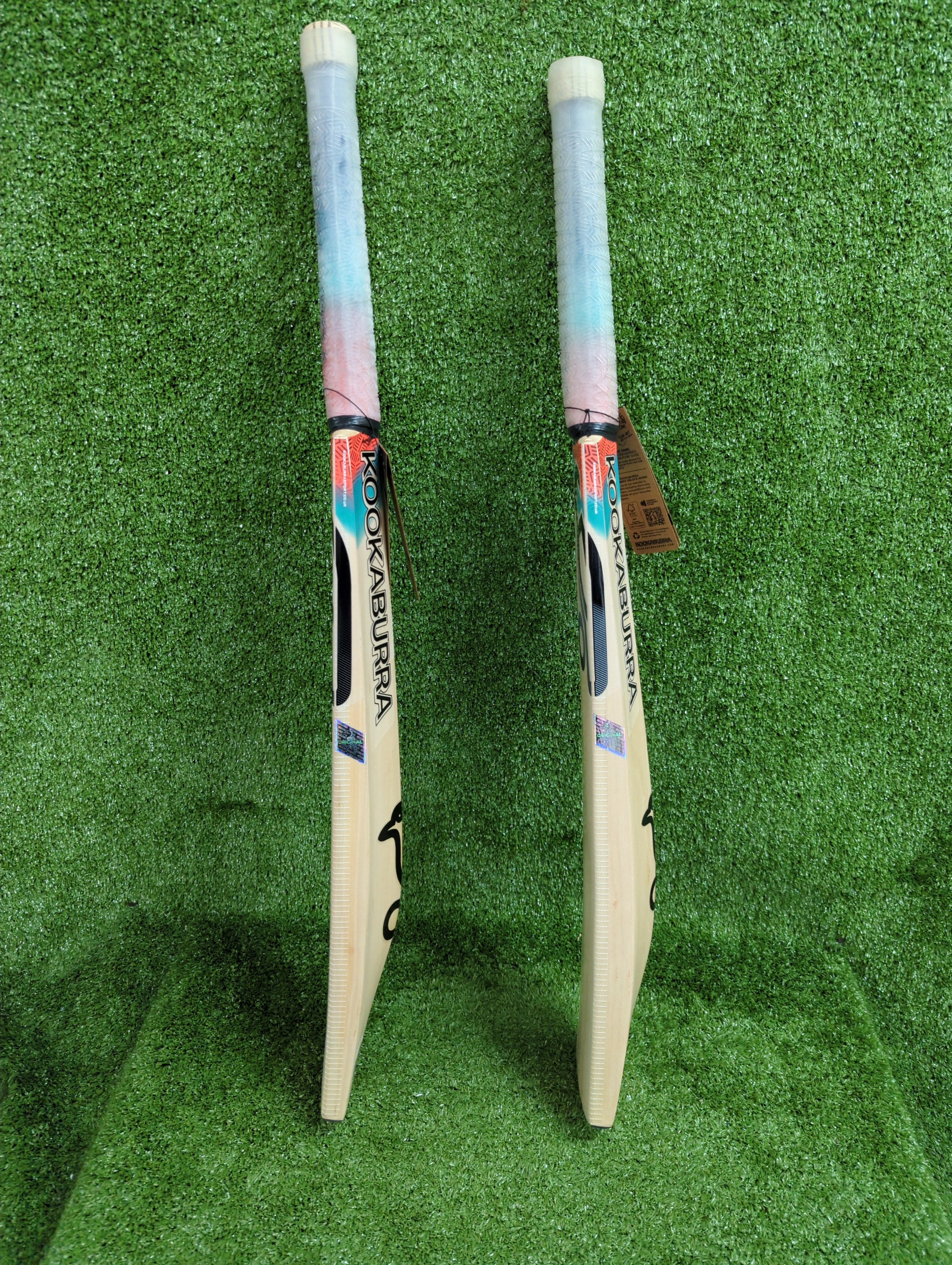 Kookaburra Aura 4.1 Junior / Youth English Willow Cricket Bat