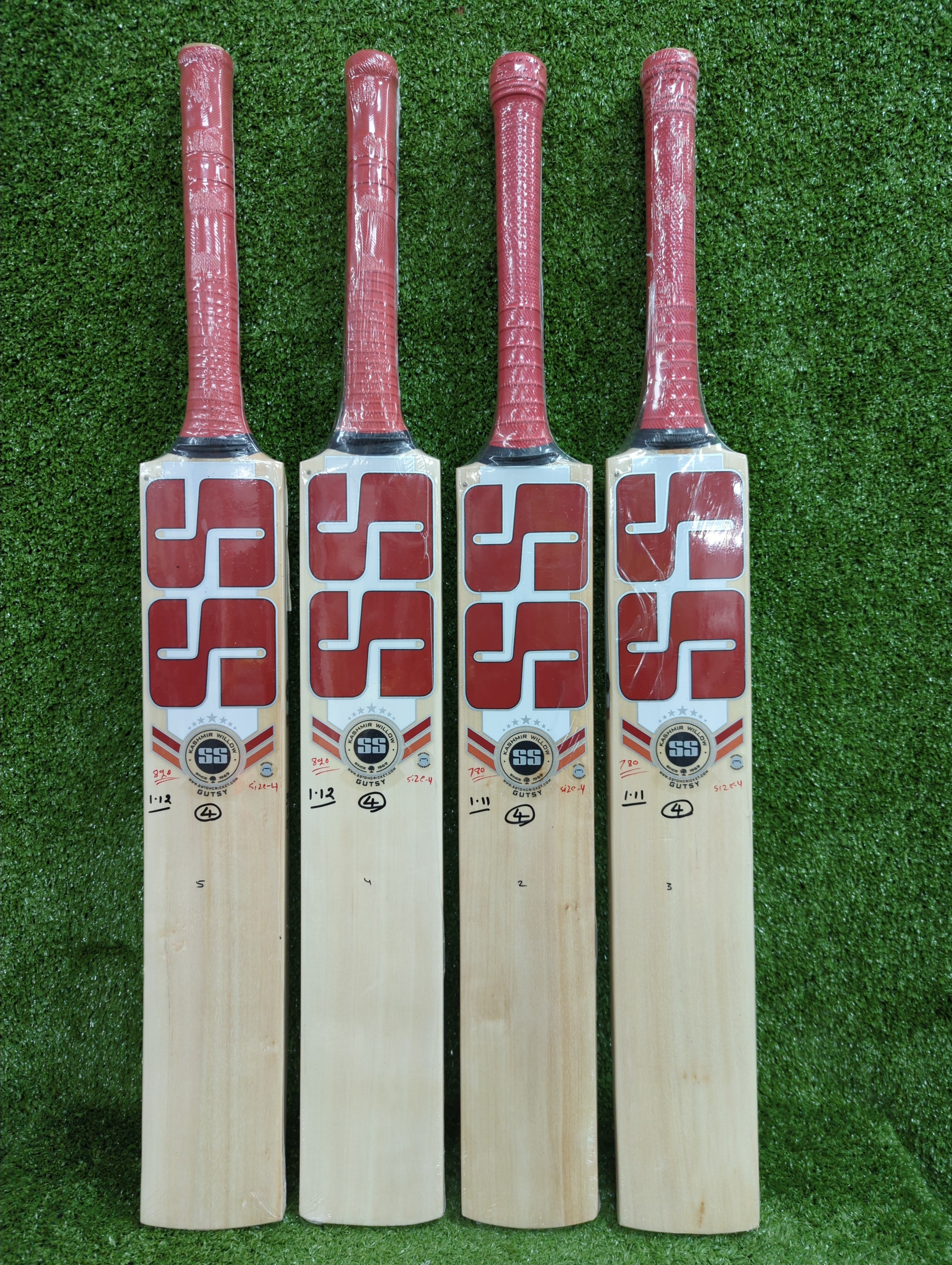 SS Gutsy Junior/Youth Kashmir Willow Cricket Bat