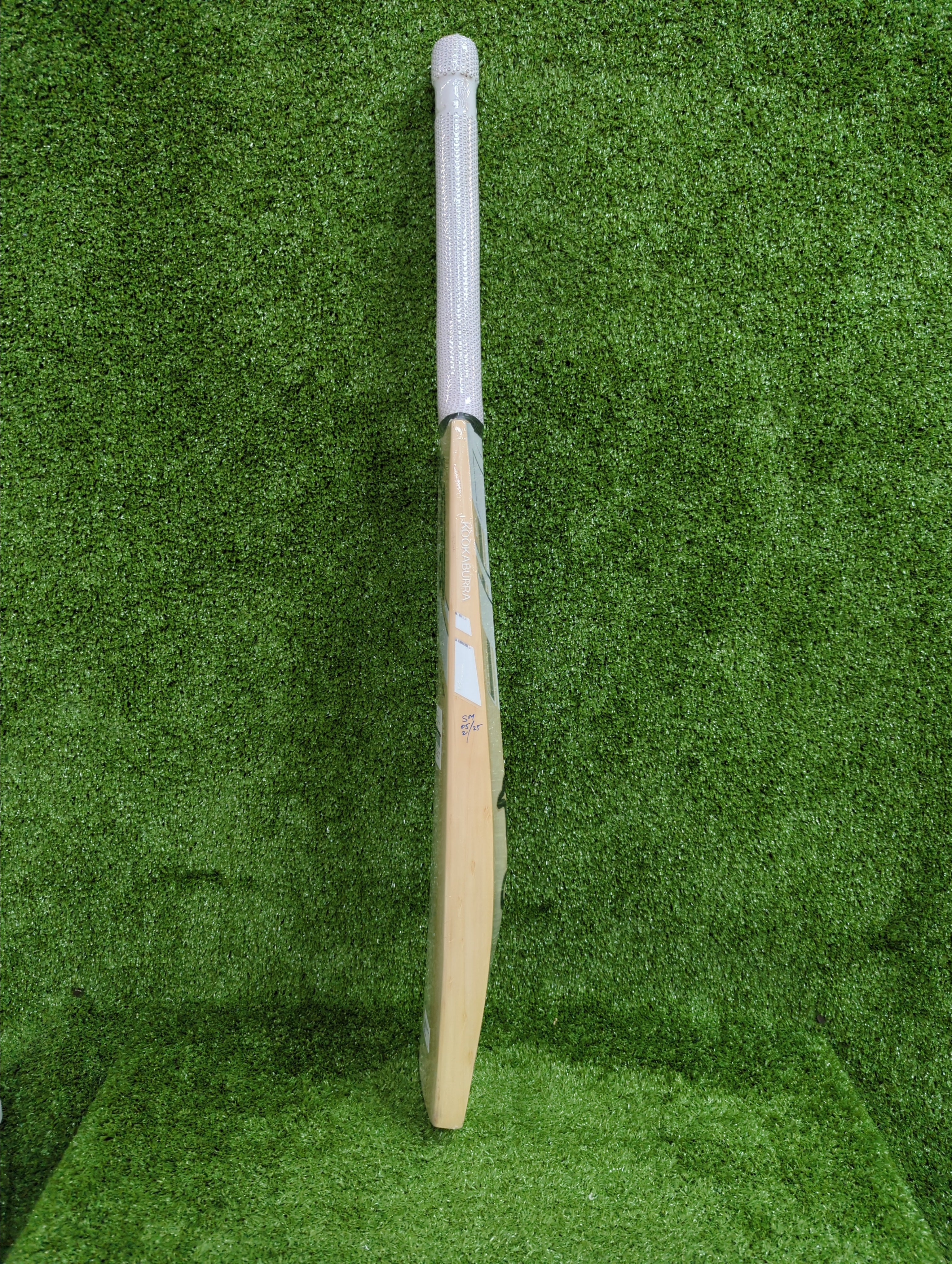 Kookaburra Ghost Pro 1.0 English Willow Cricket Bat