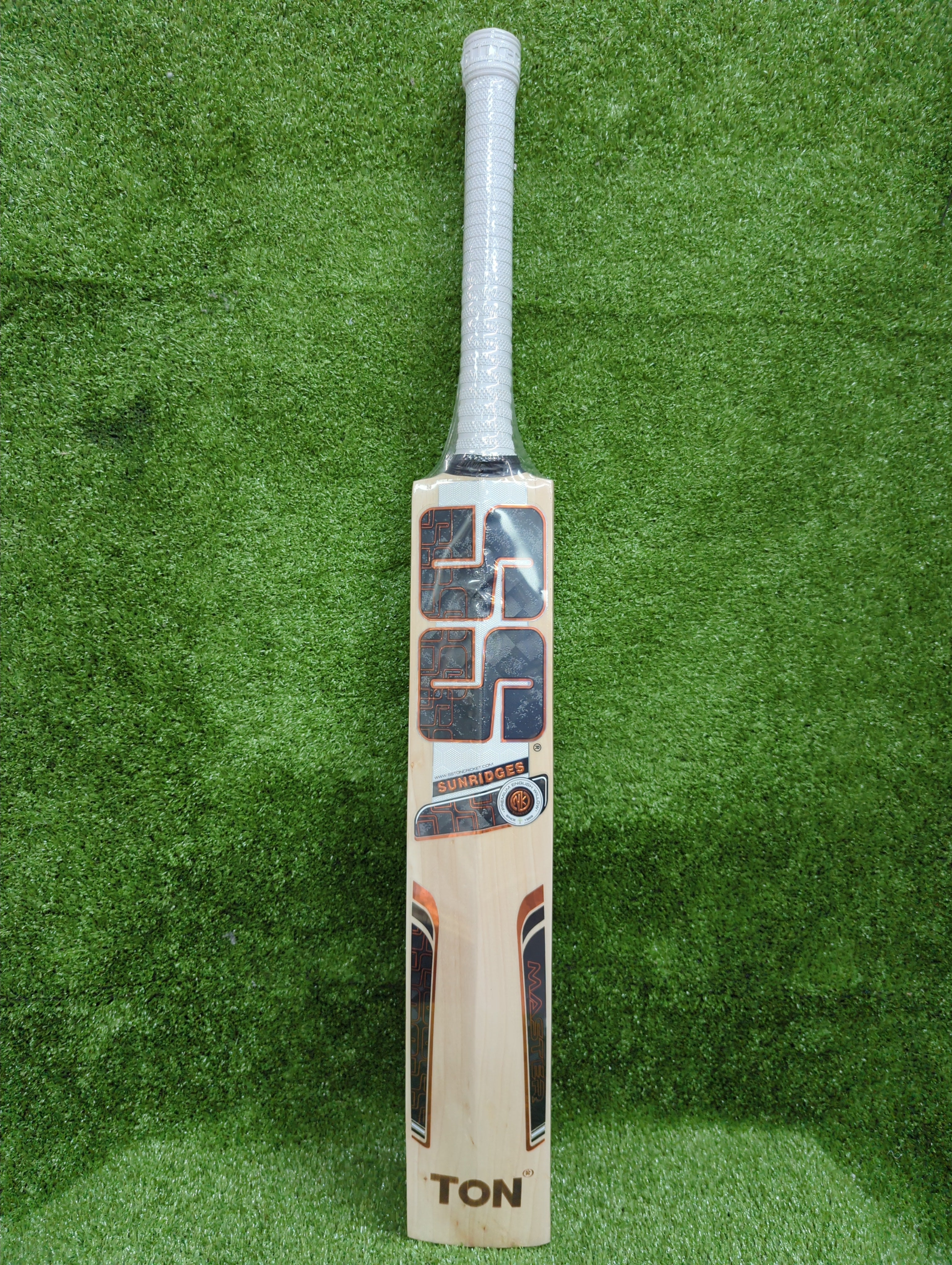 SS Master 7000 English Willow Cricket Bat - Short Handle SS