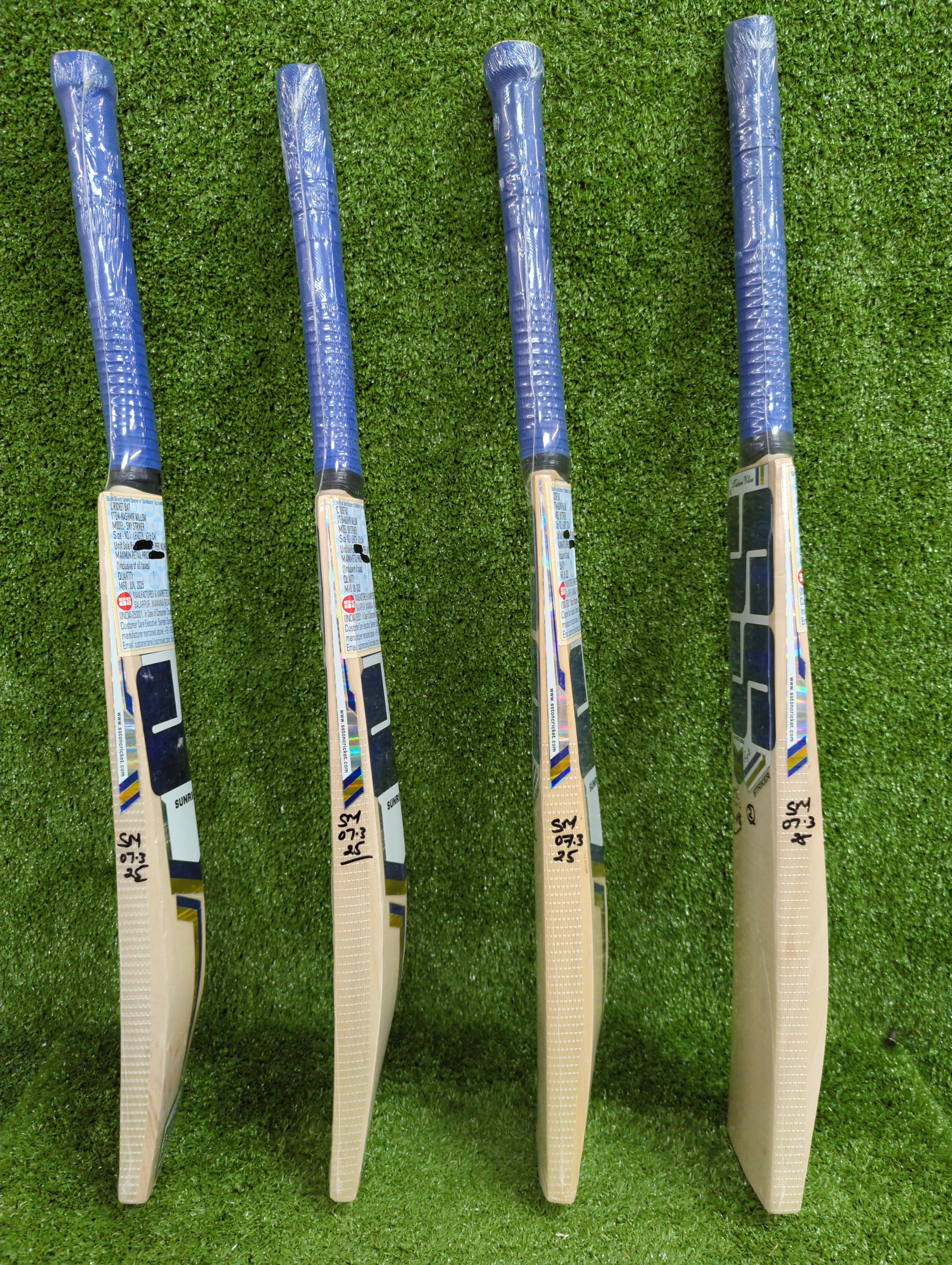 SS Sky Striker Junior / Youth Kashmir Willow Cricket Bat by SS - side view - TopCricketStore
